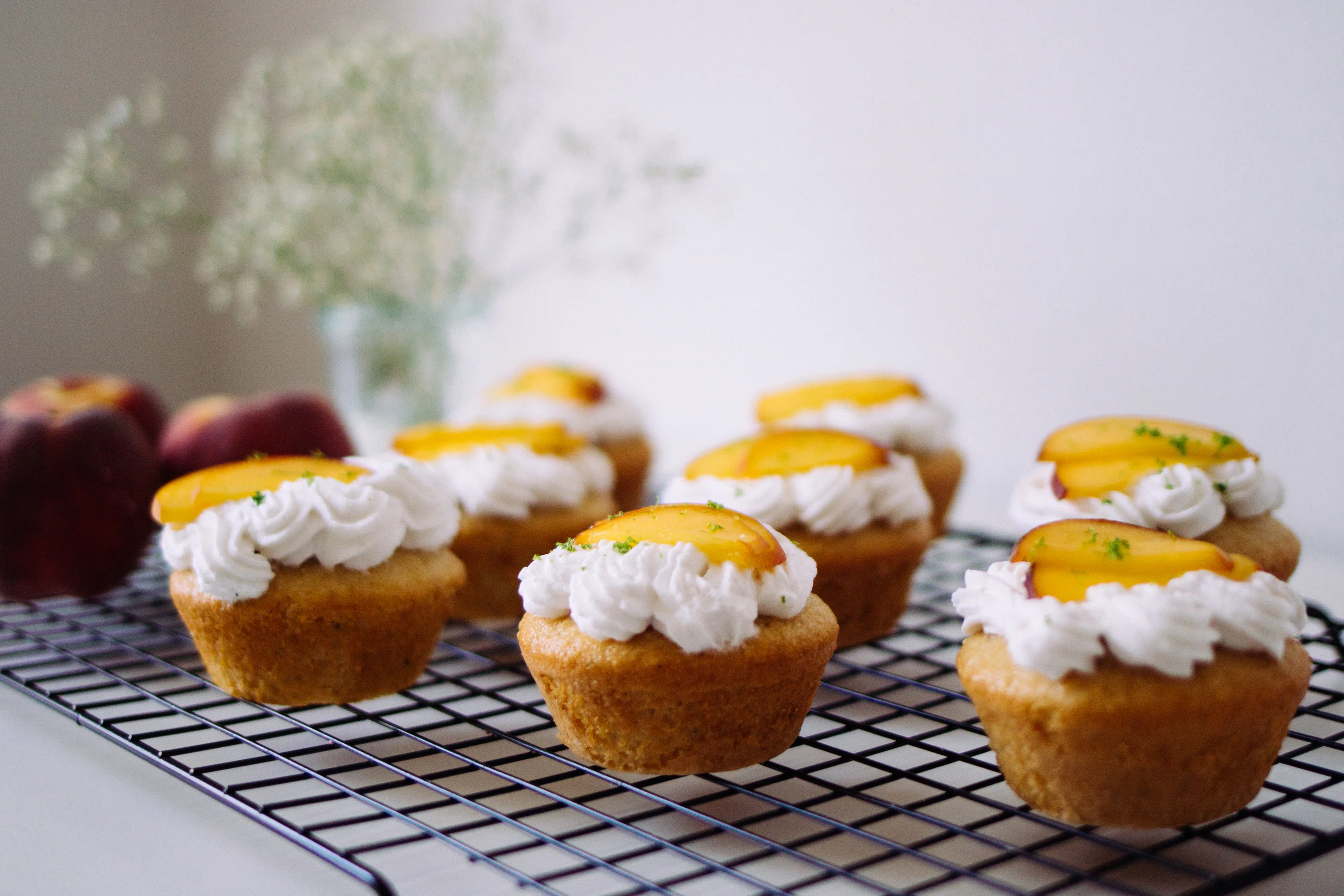 R179 Vegane Gefüllte Pfirsich Cupcakes