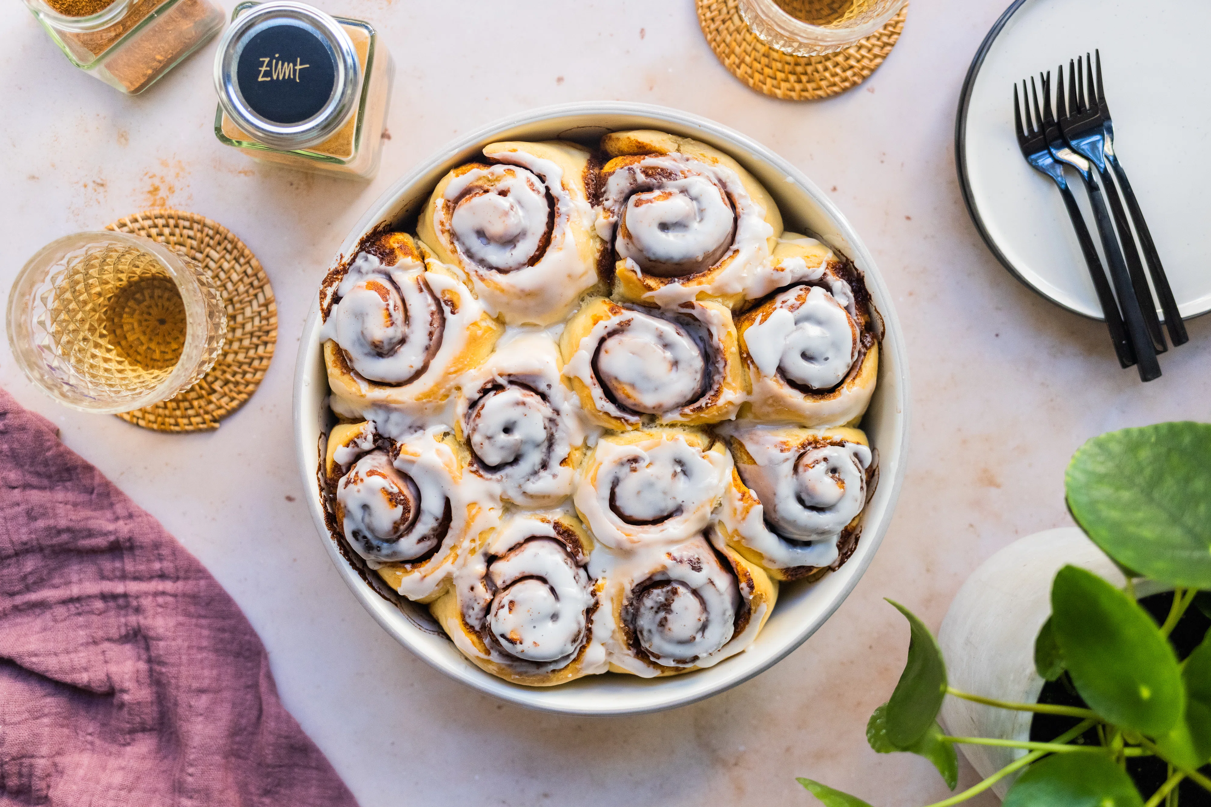 Super Easy Vegan Cinnamon Rolls