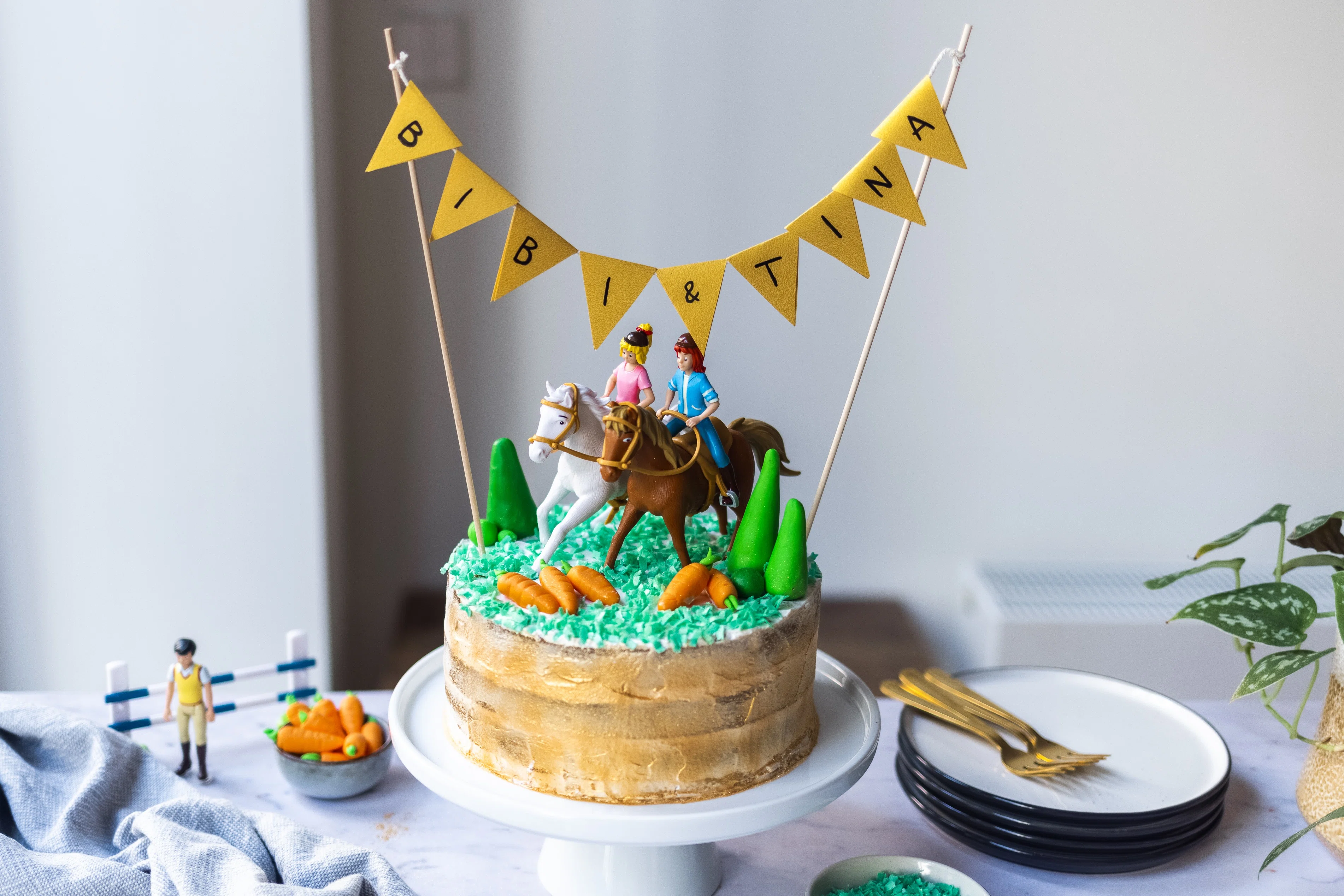 Vegane Bibi & Tina Torte (Haselnusstorte mit Kirschen und Schokoquark)