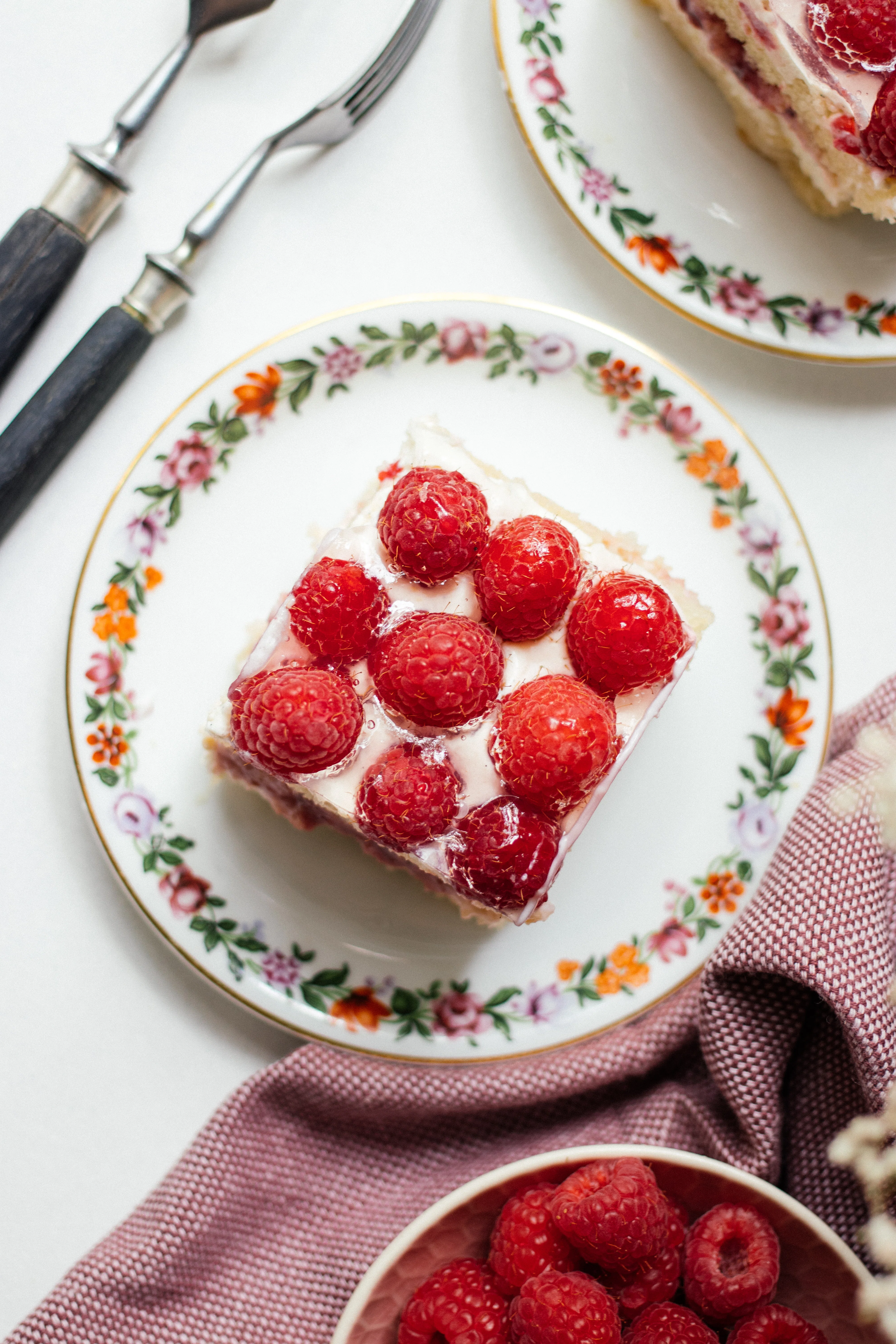 R389 Vegane Himbeerschnitte