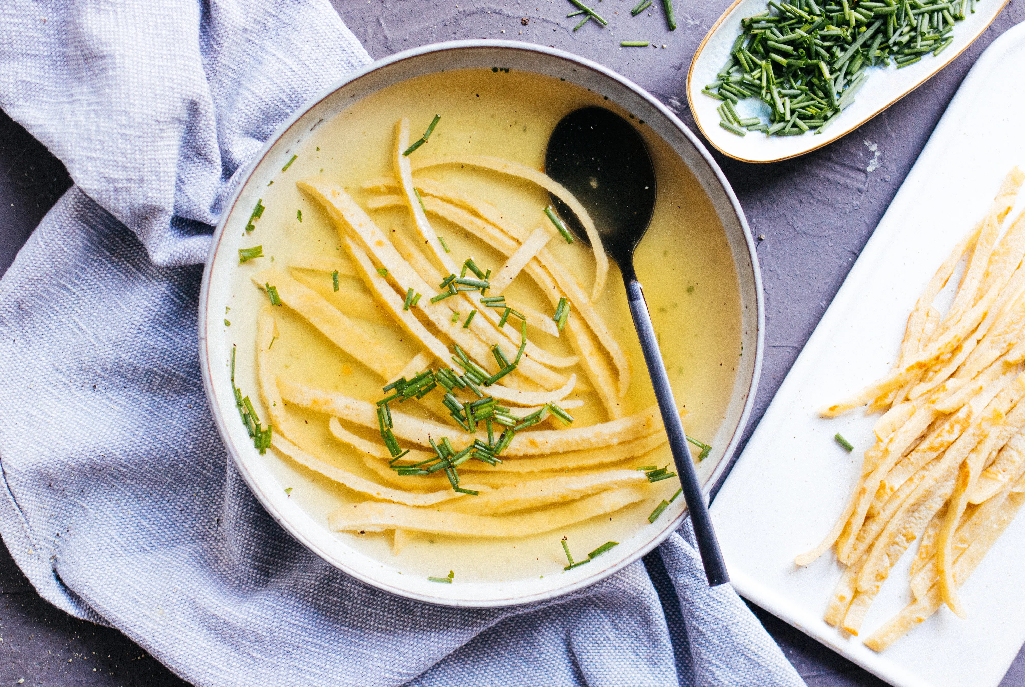 Vegane schwäbische Flädlesuppe 