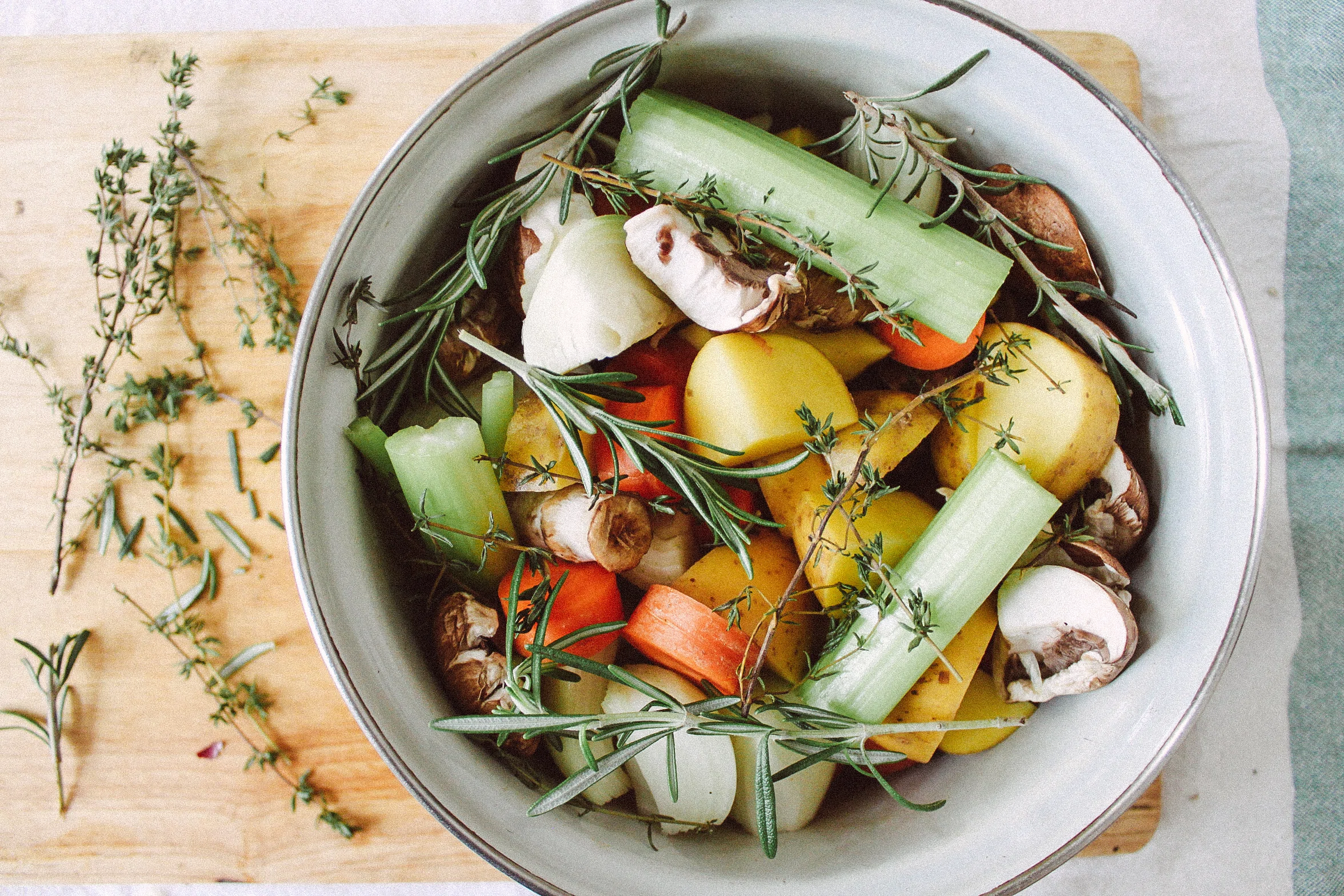 R121 Selbstgemachte Gemüsebrühe