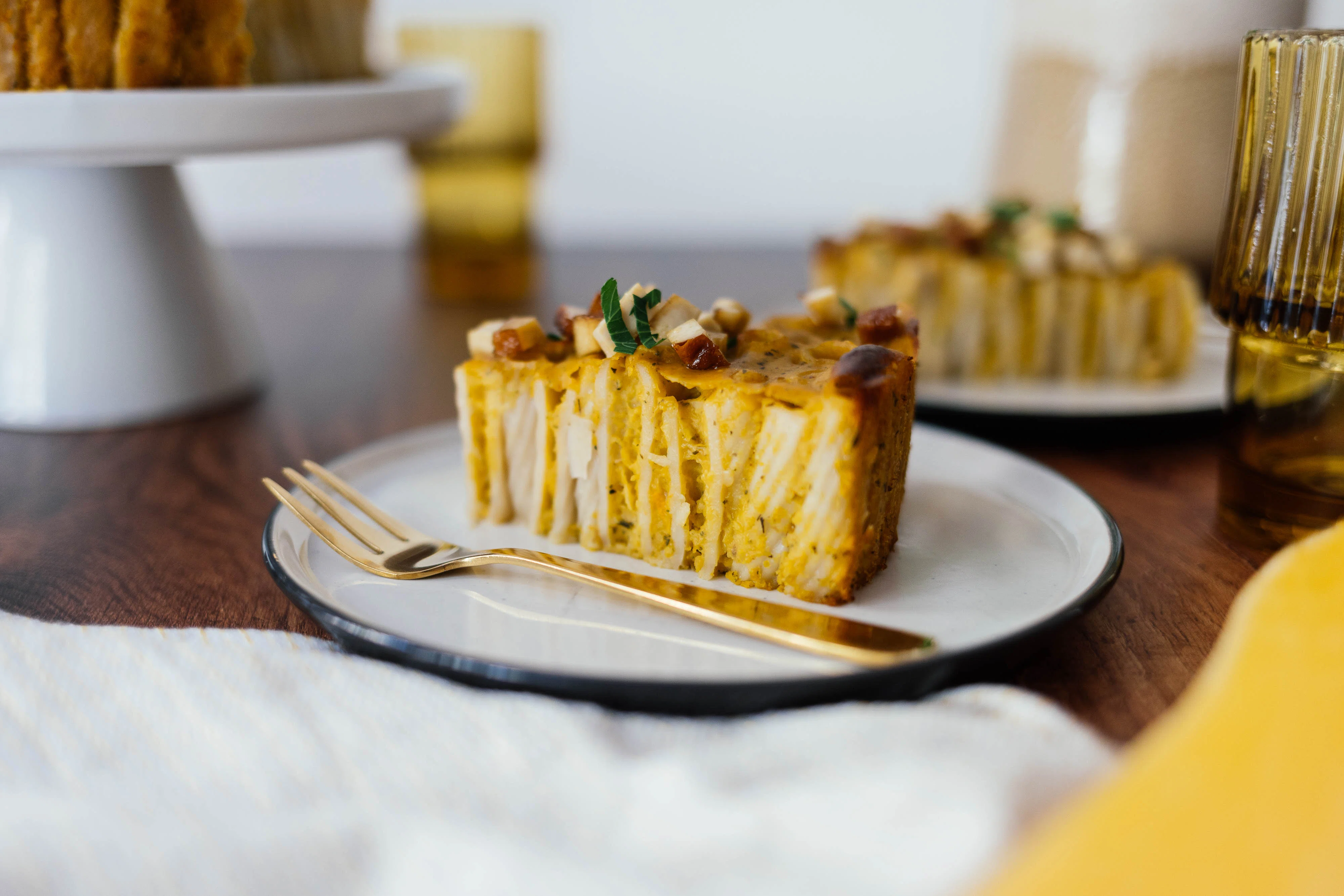 Creamy Pasta-Squash-Casserole (Vegan Honeycomb Pasta) 