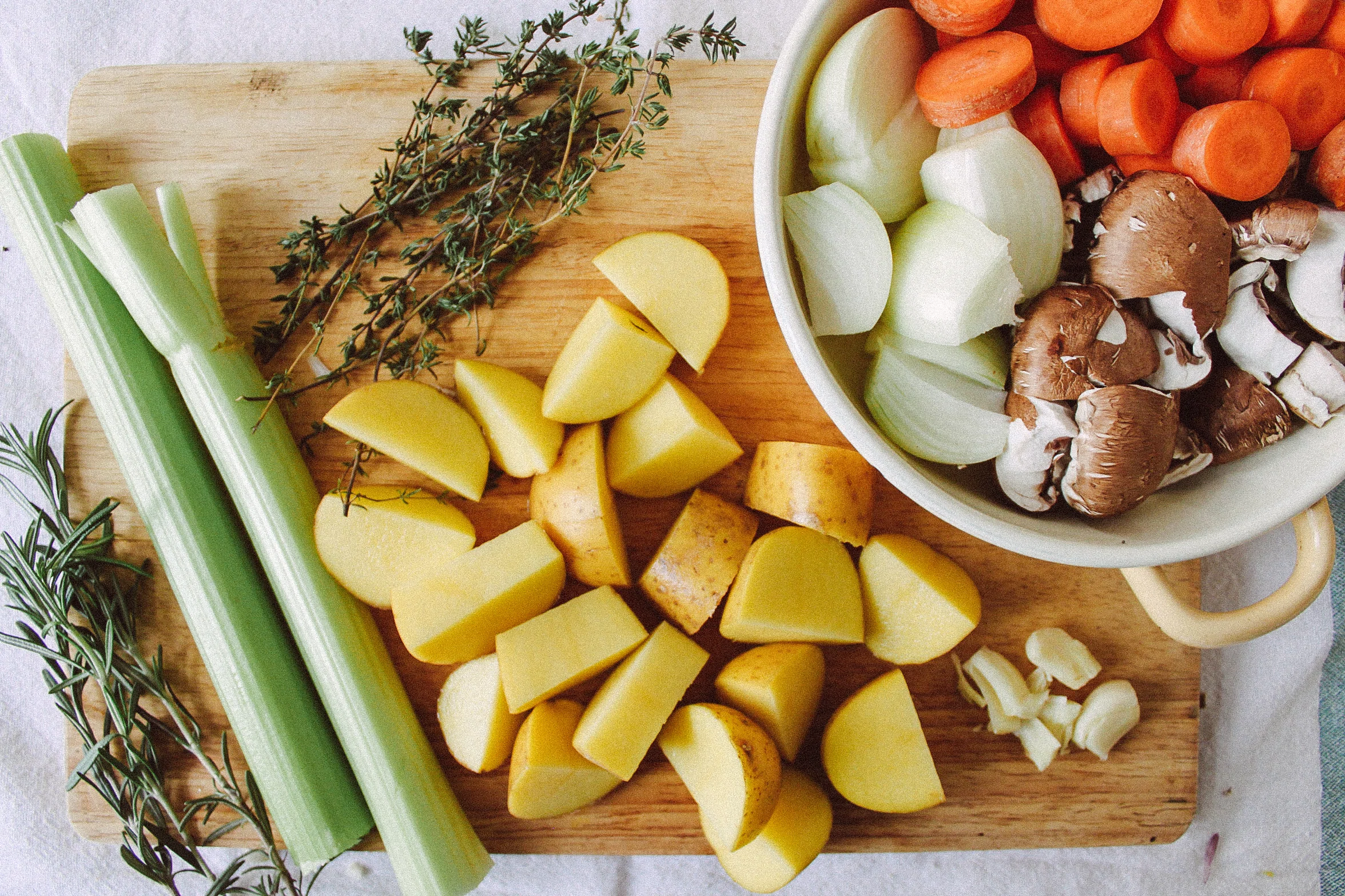 R121 Selbstgemachte Gemüsebrühe