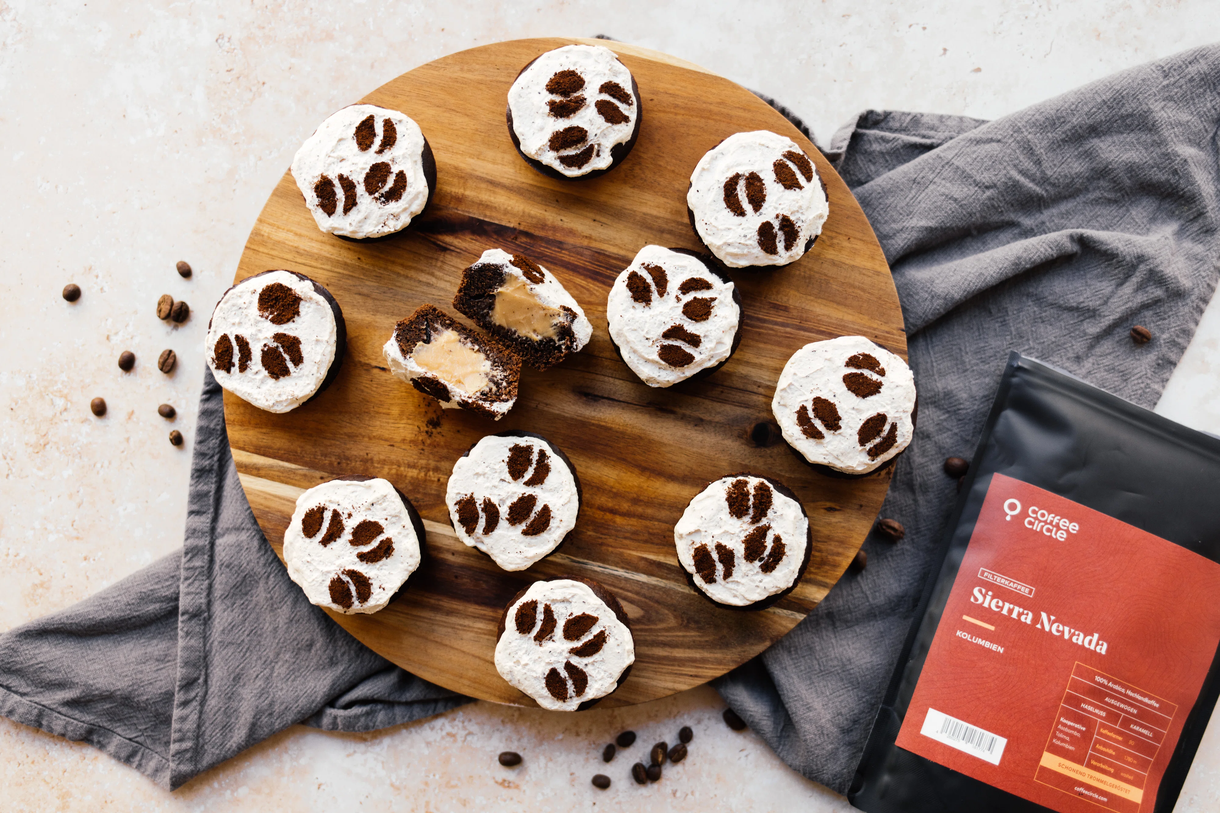 R723 Vegan Coffee Muffins with Salted Caramel Core