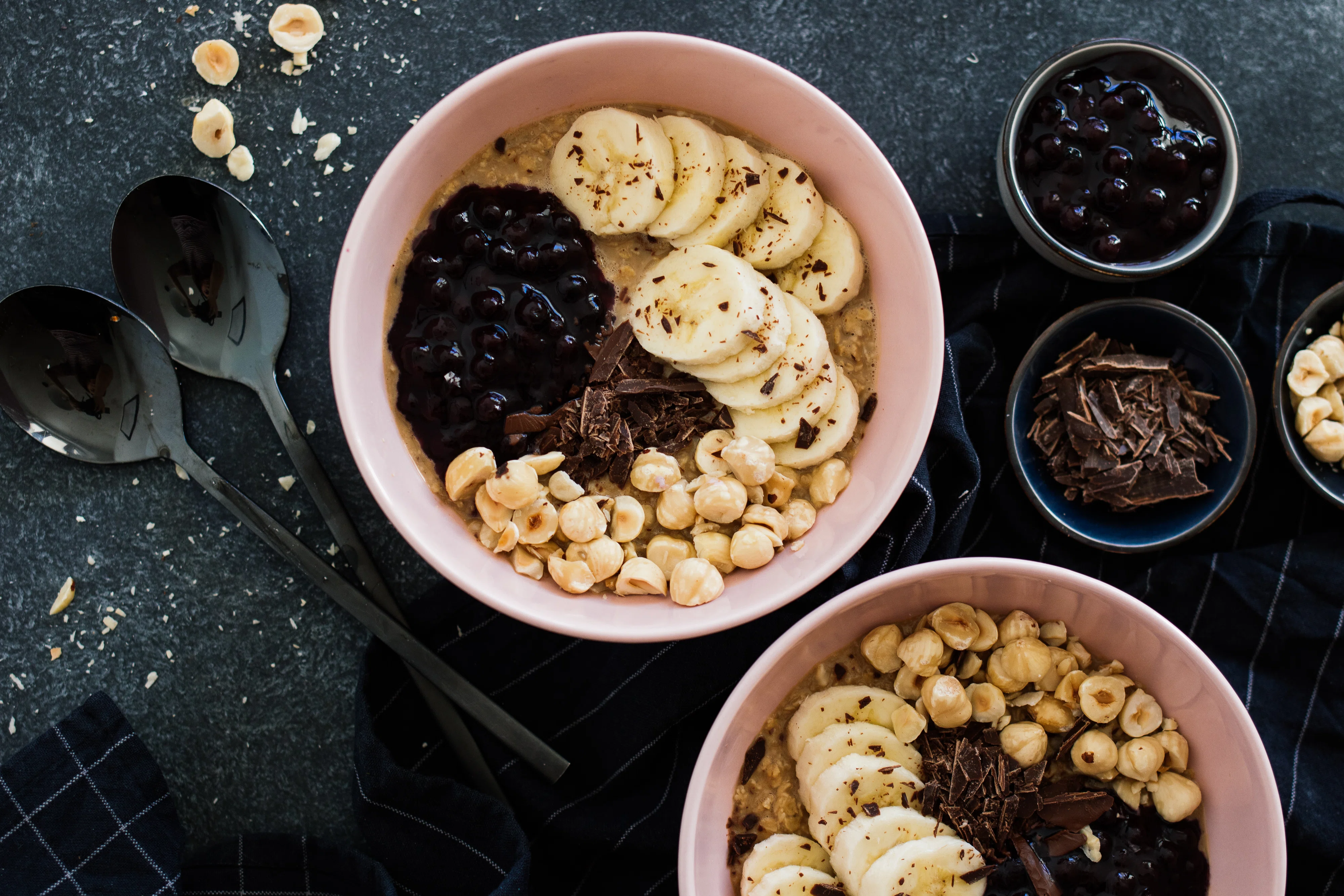 Veganes Chai-Porridge mit Waldheidelbeeren