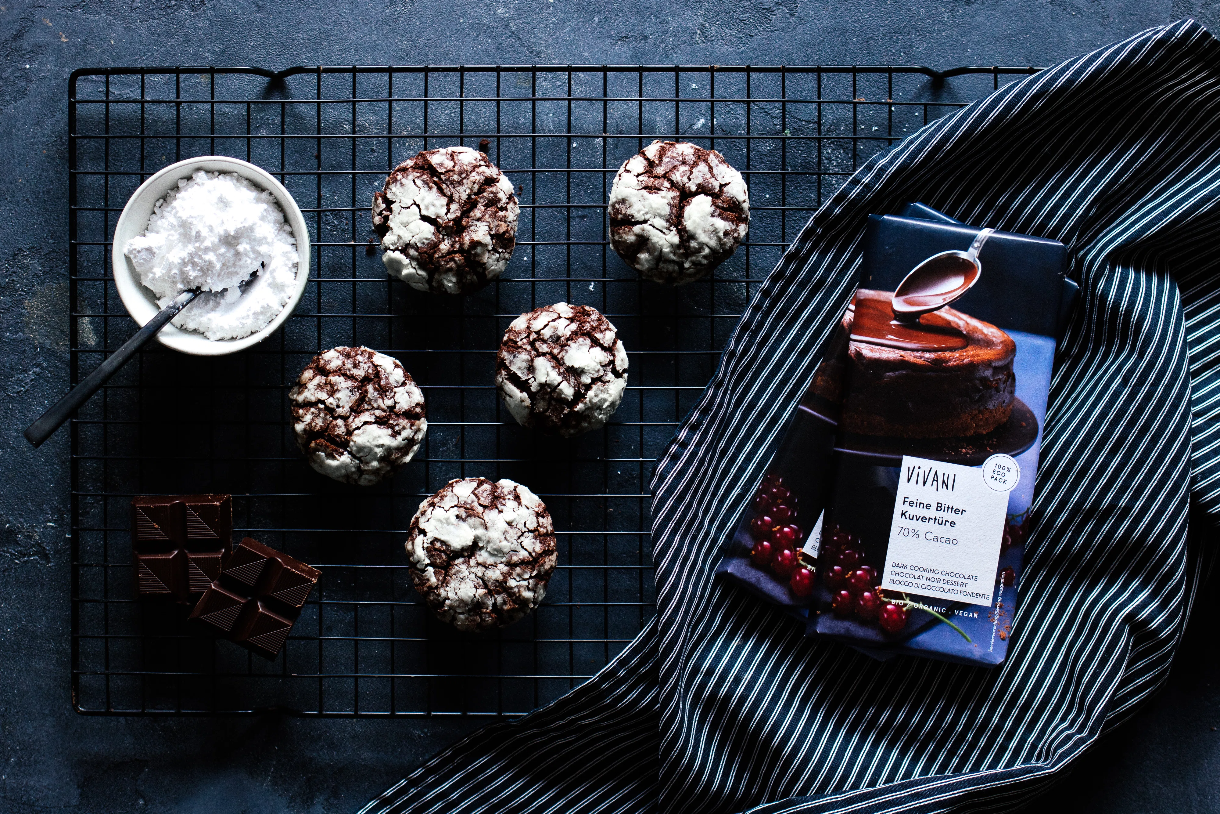 R485 Vegane Chocolate Brownie Crinkle Cookies