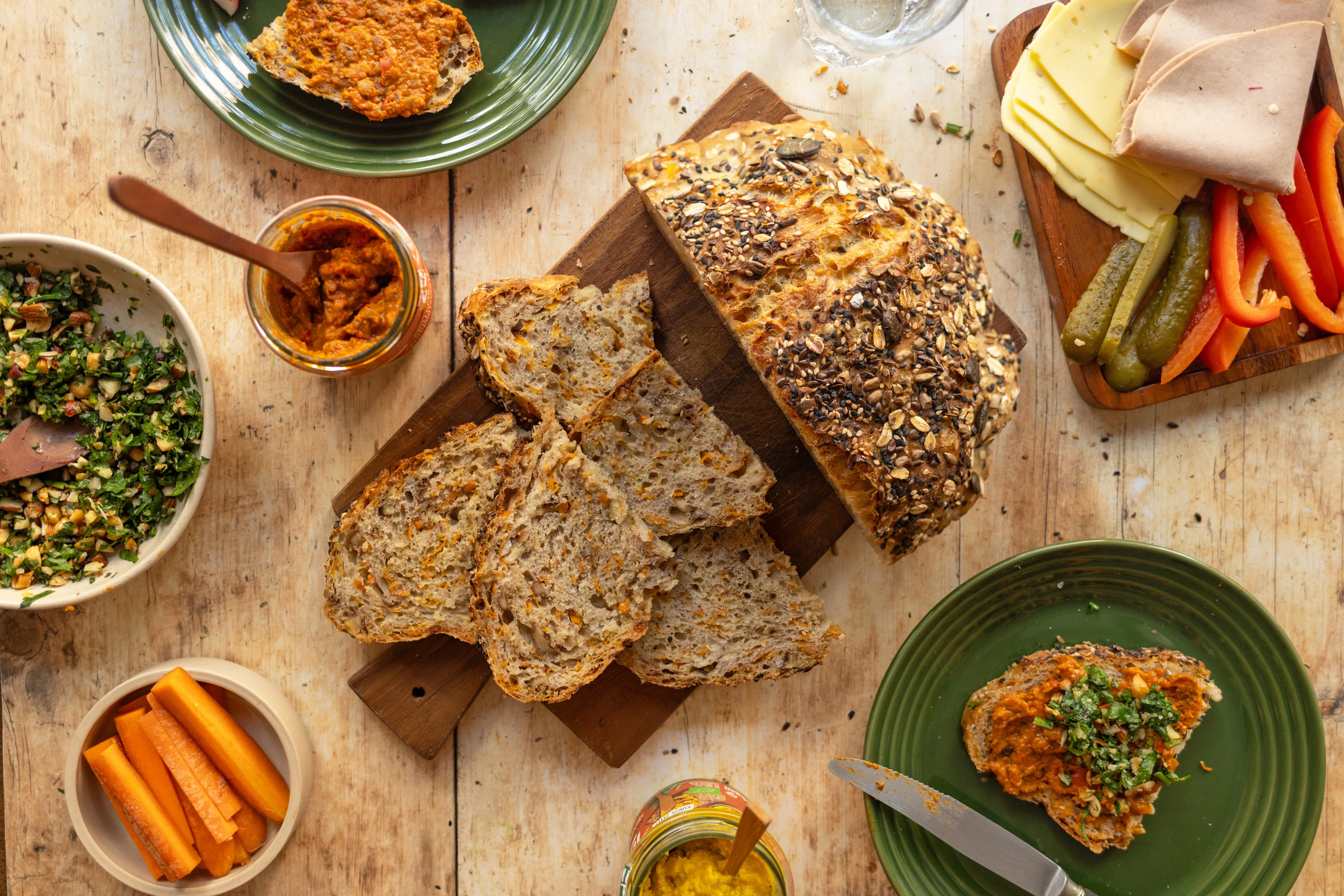 Karotte-Walnuss-Brot ohne Kneten 