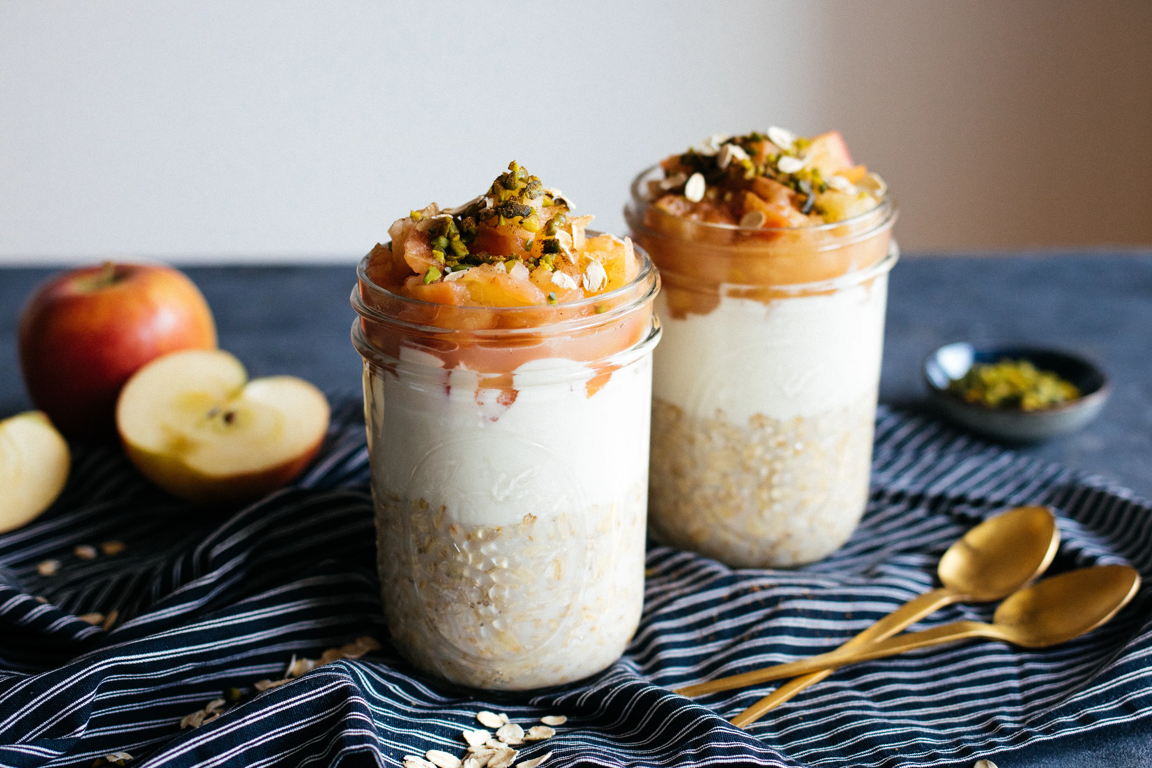 R457 Vegane Overnight Oats mit selbstgemachtem Apfelmus