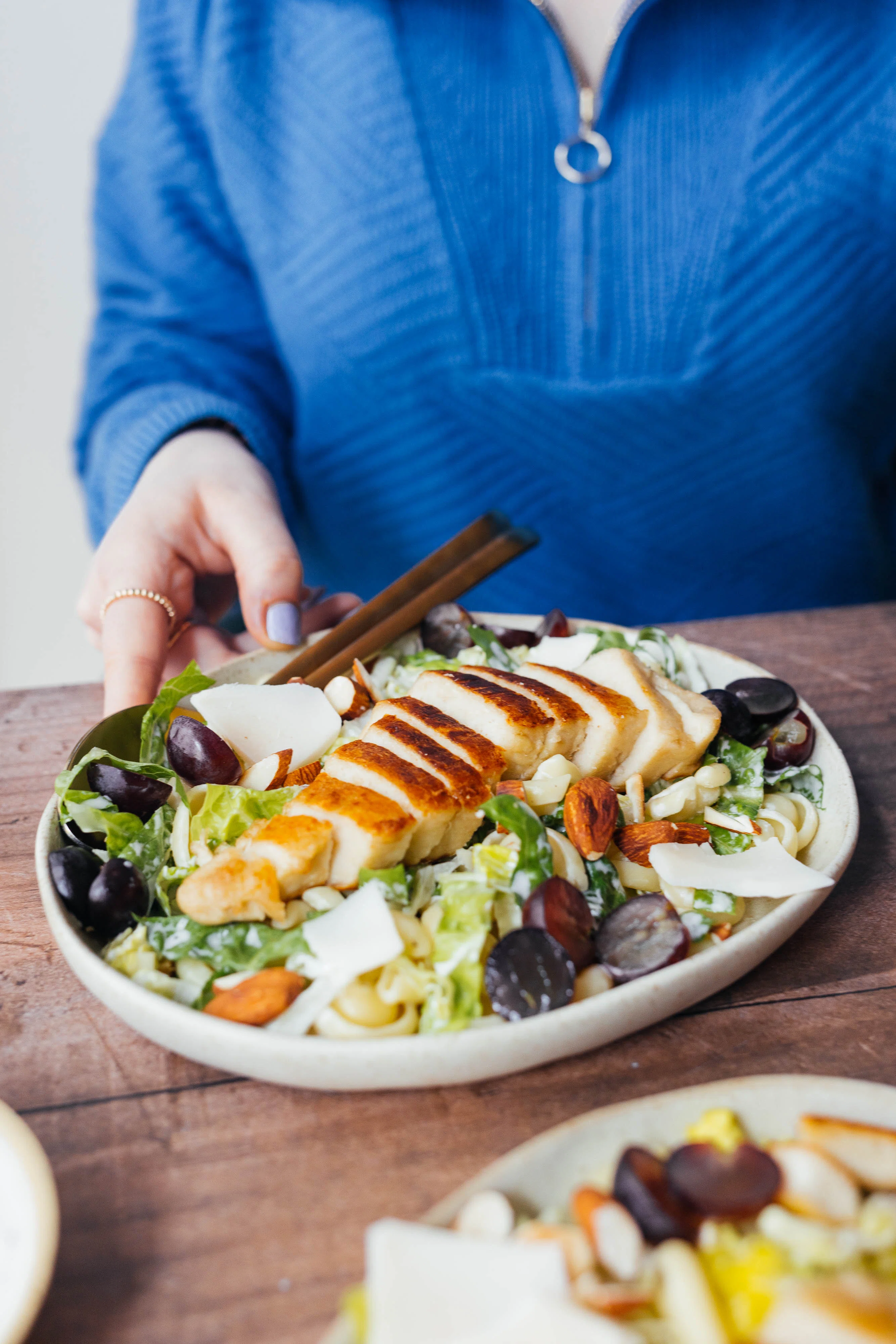 R814 Vegan Caesar Salad Pasta
