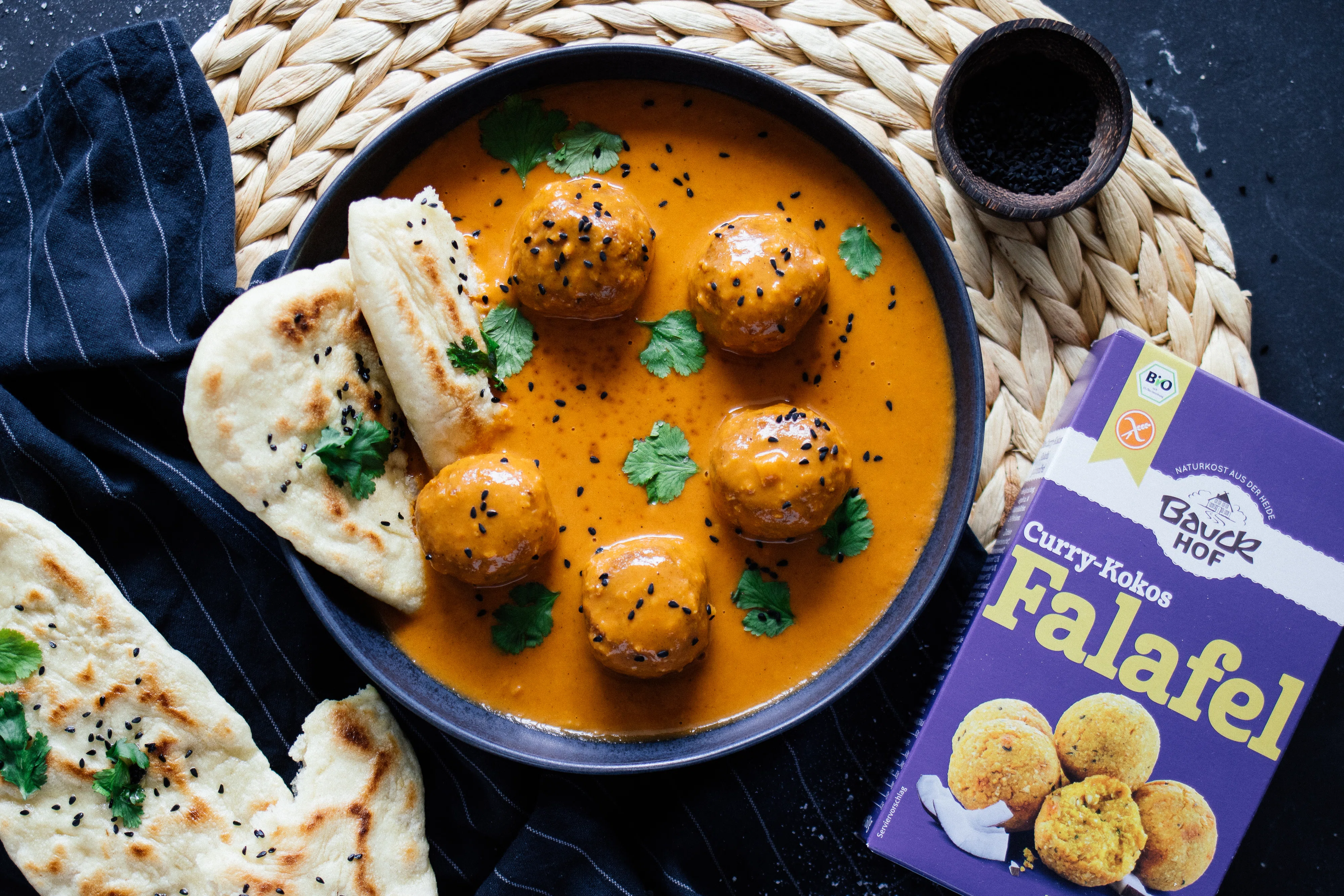 R538 Veganes Falafel Curry mit Naan Brot