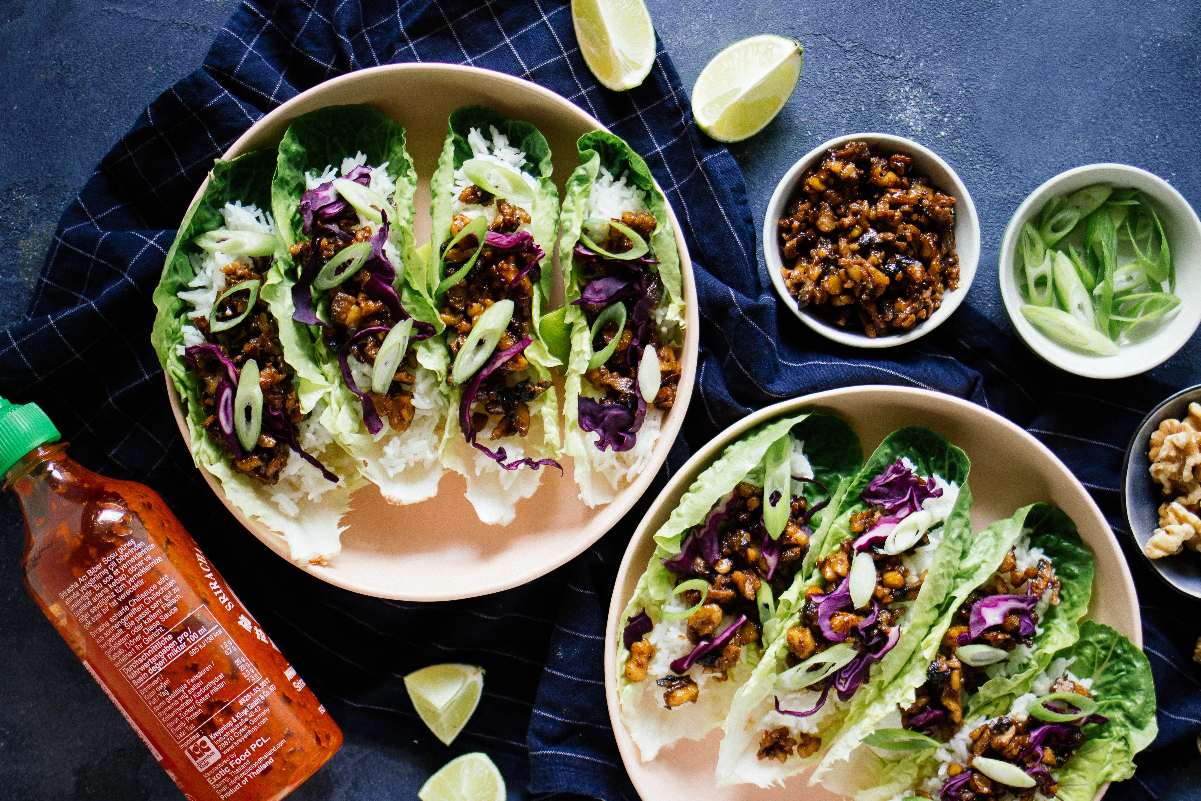 R527 Vegane Lettuce Wraps mit Reis & Pilzen