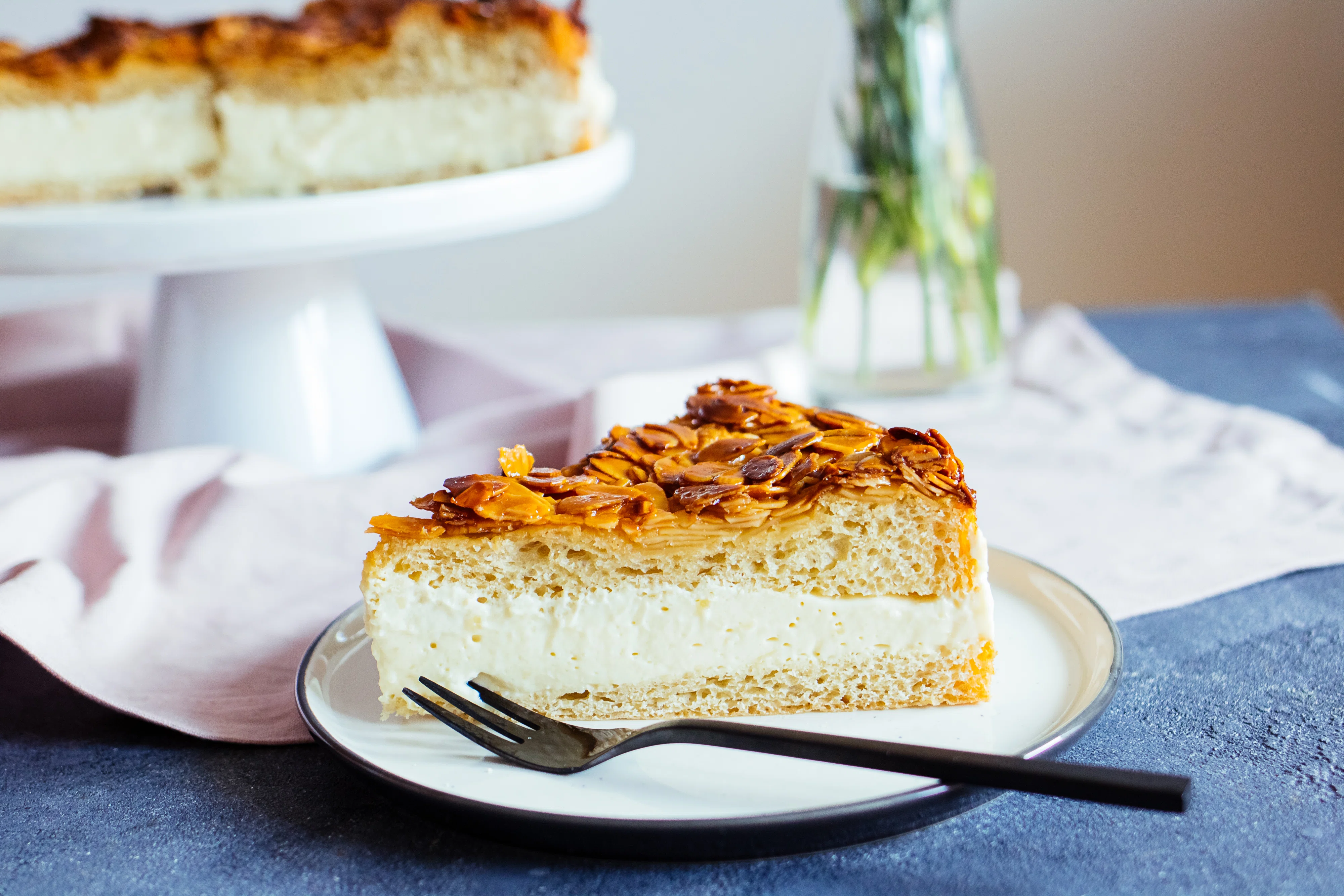 Vegan Bienenstich (Bee Sting Cake)