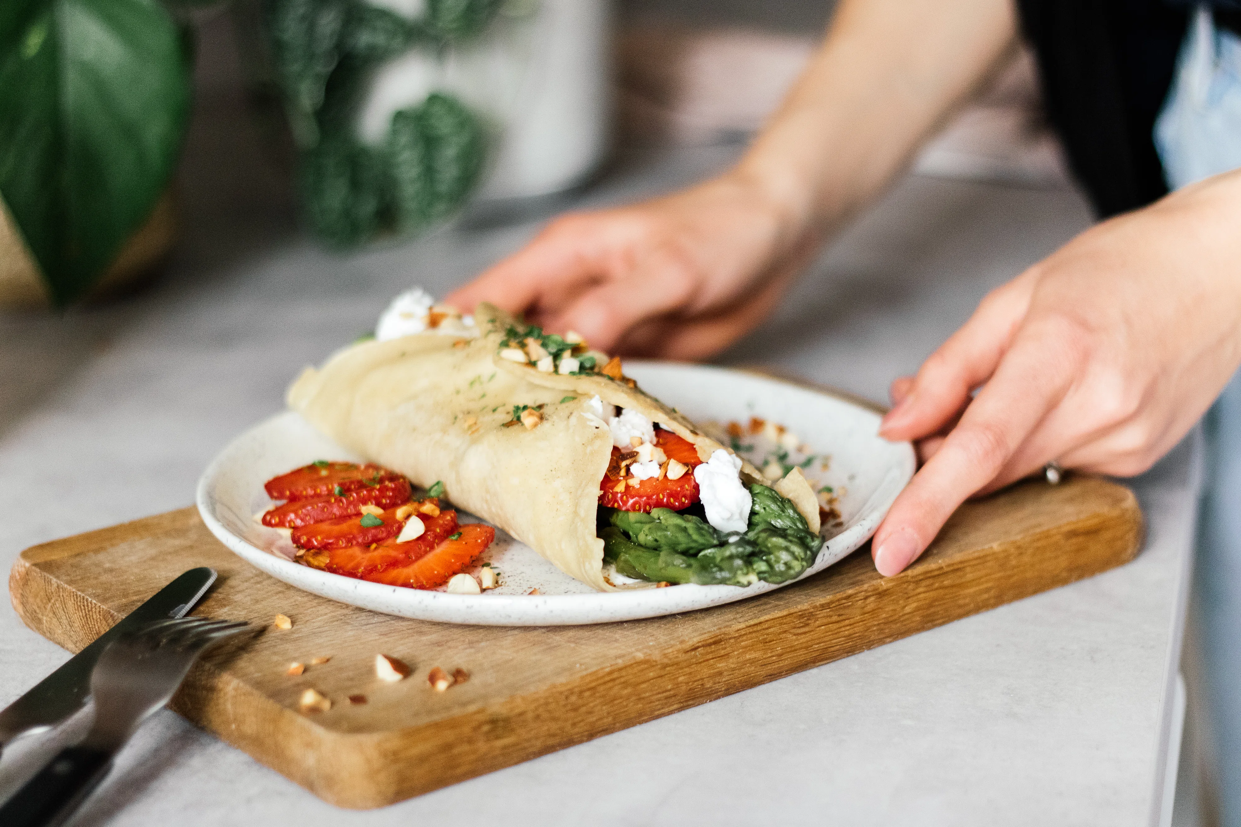 R744 Vegan Pancakes with Asparagus Filling