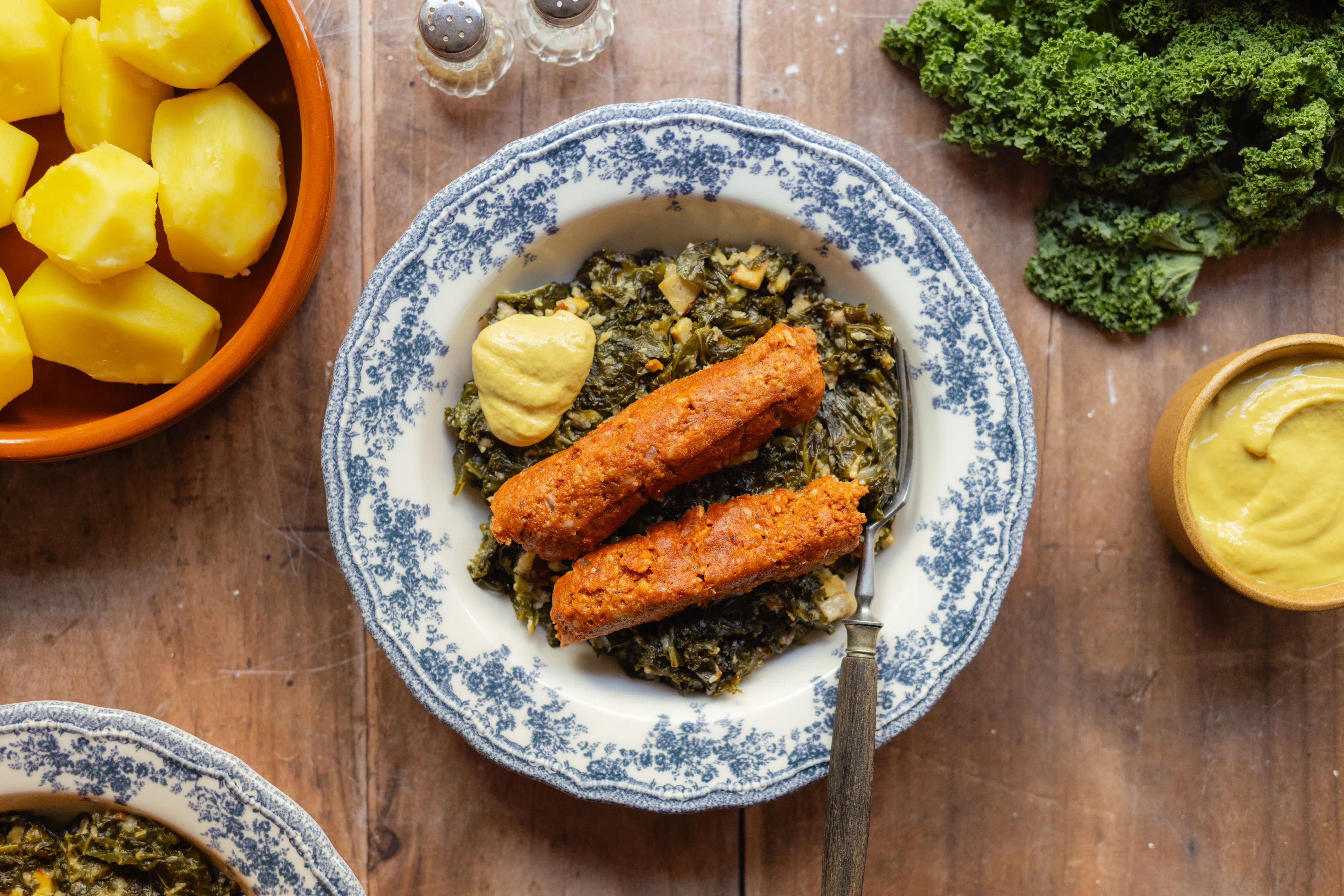 Grünkohl mit veganer Pinkelwurst 
