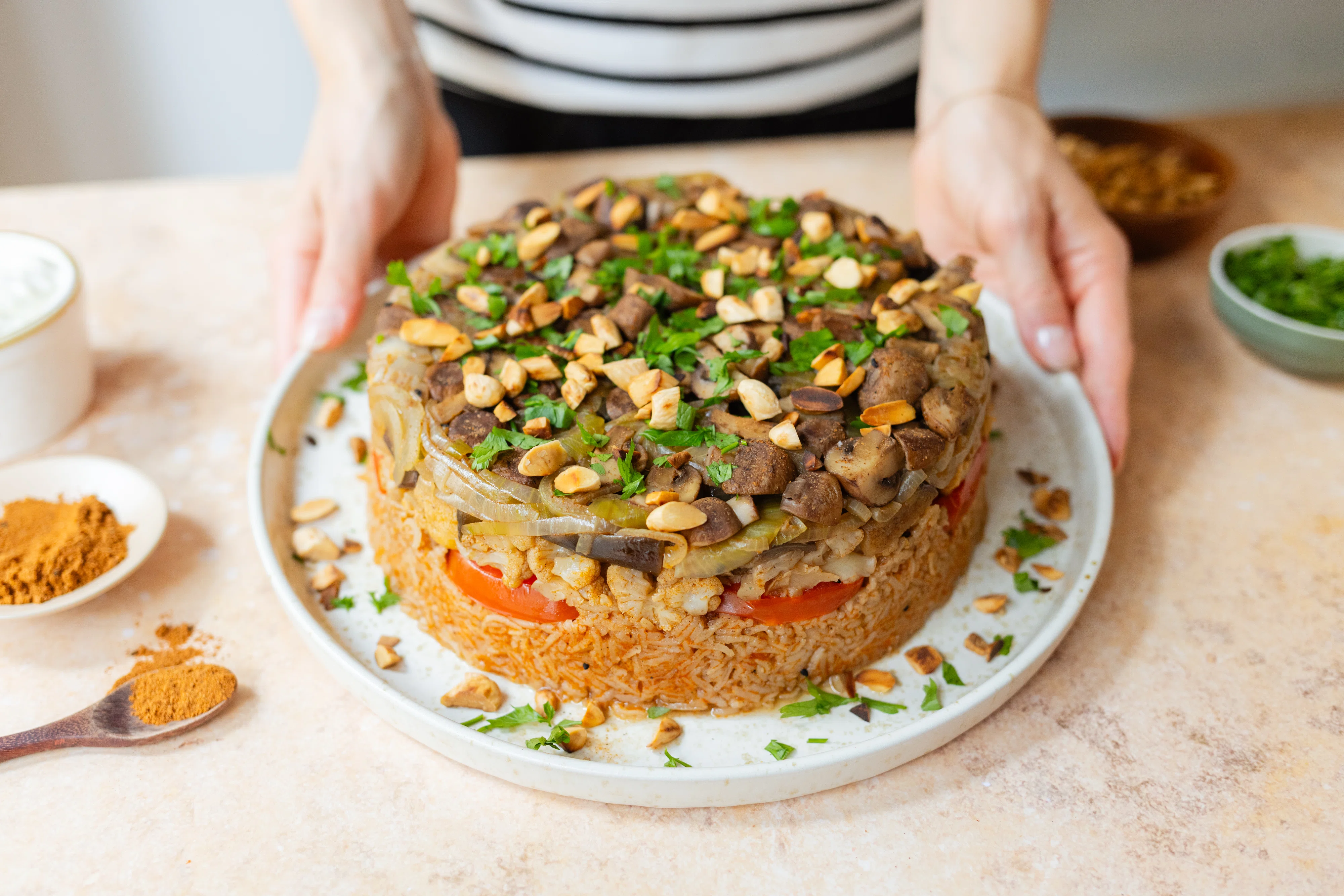 Veganes Maqluba (Arabisches Reis-Gemüse-Gericht)