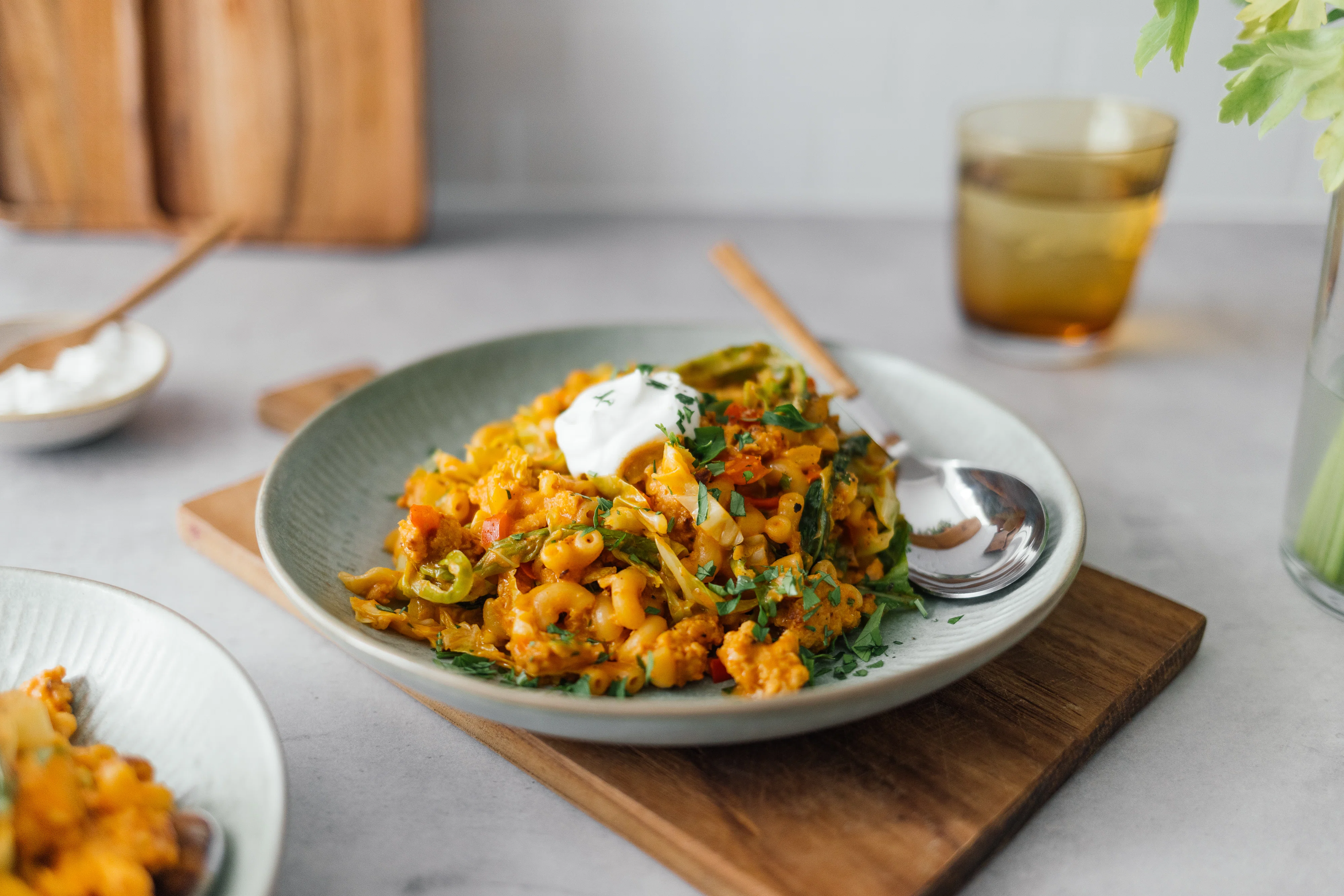 Vegane One Pot Pasta mit Wirsing und „Hack“