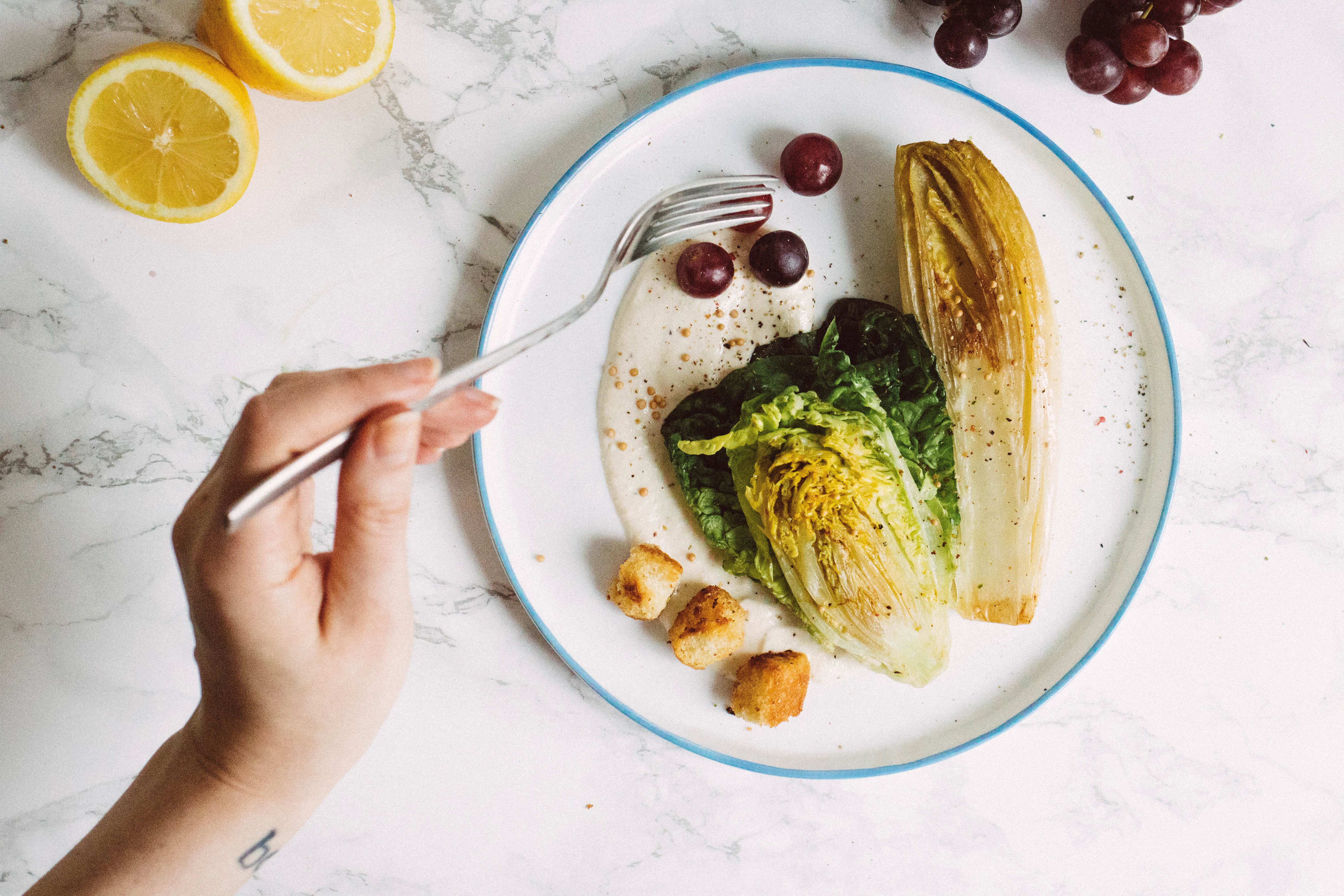 Veganer Gegrillter Caesar Salad