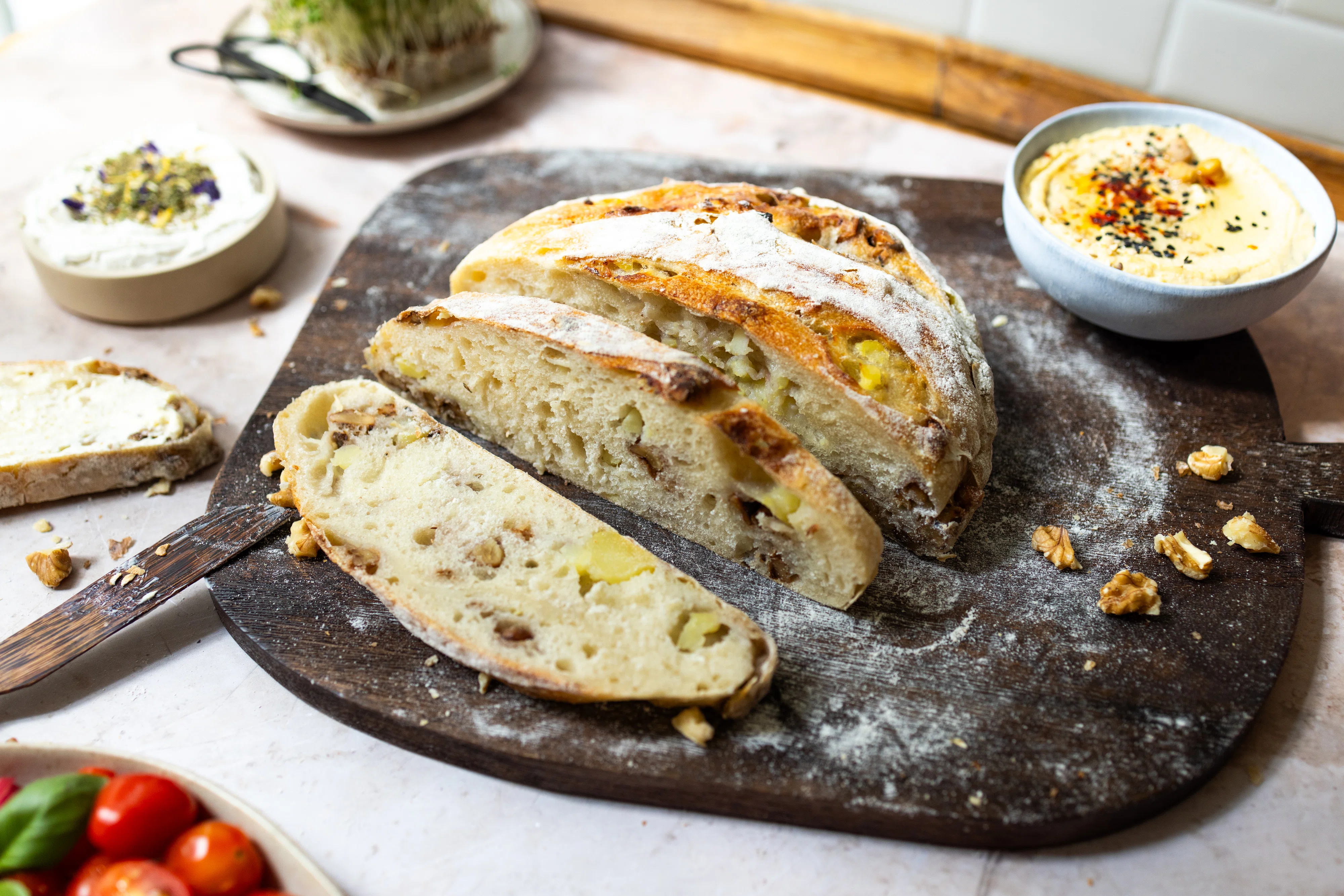 Sauerteigbrot mit Kartoffel & Walnuss