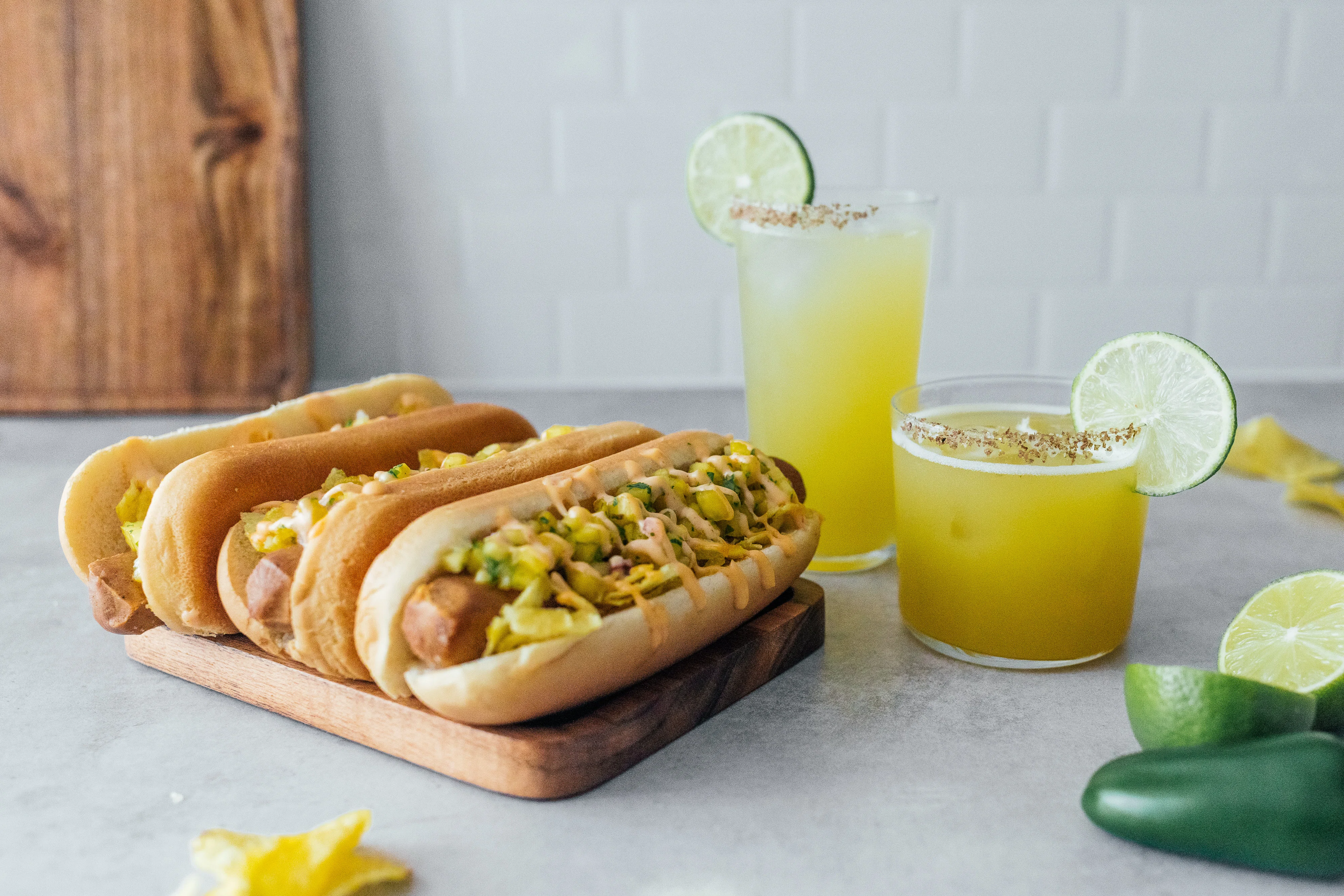 R9 Vegane Hot Dogs mit Ananassalsa