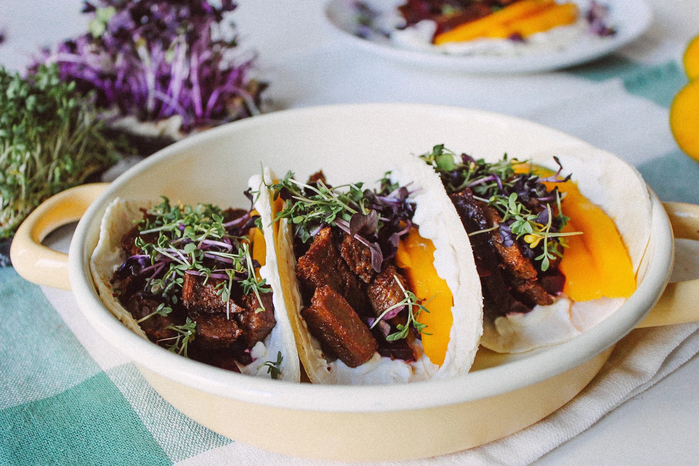 Rote-Beete-Mango-Tacos