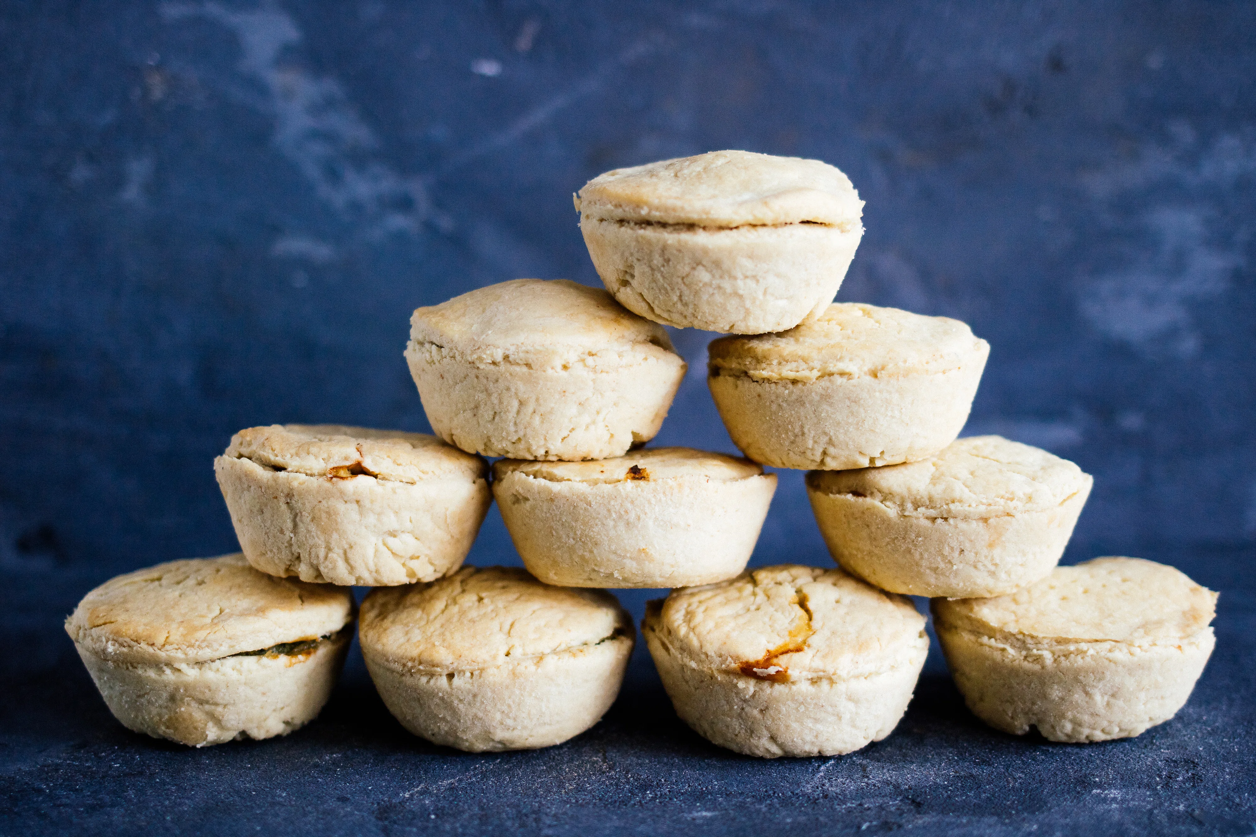 R26 Vegane Mini-Pies mit Artischocke & Spinat