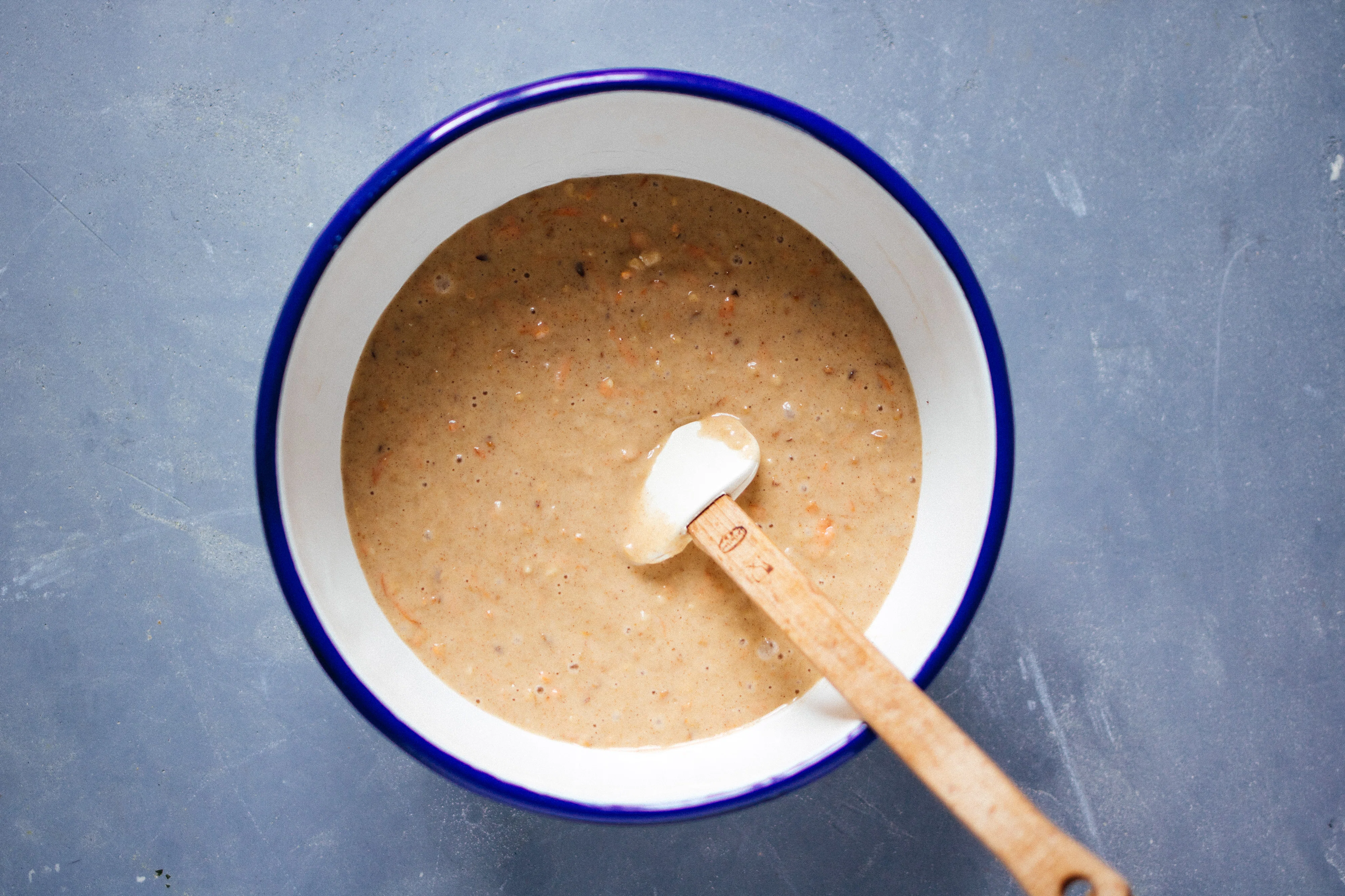 R376 Vegan carrot cake with cream cheese frosting