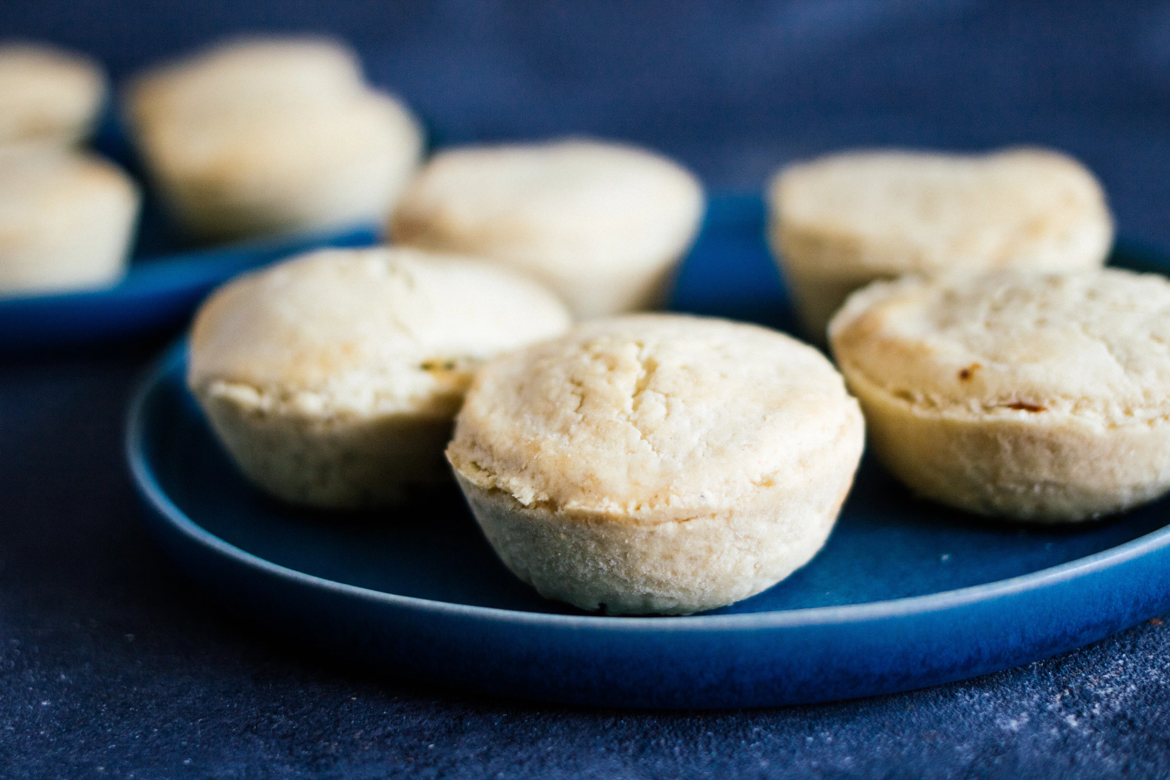 R26 vegan mini pies with artichoke & spinach
