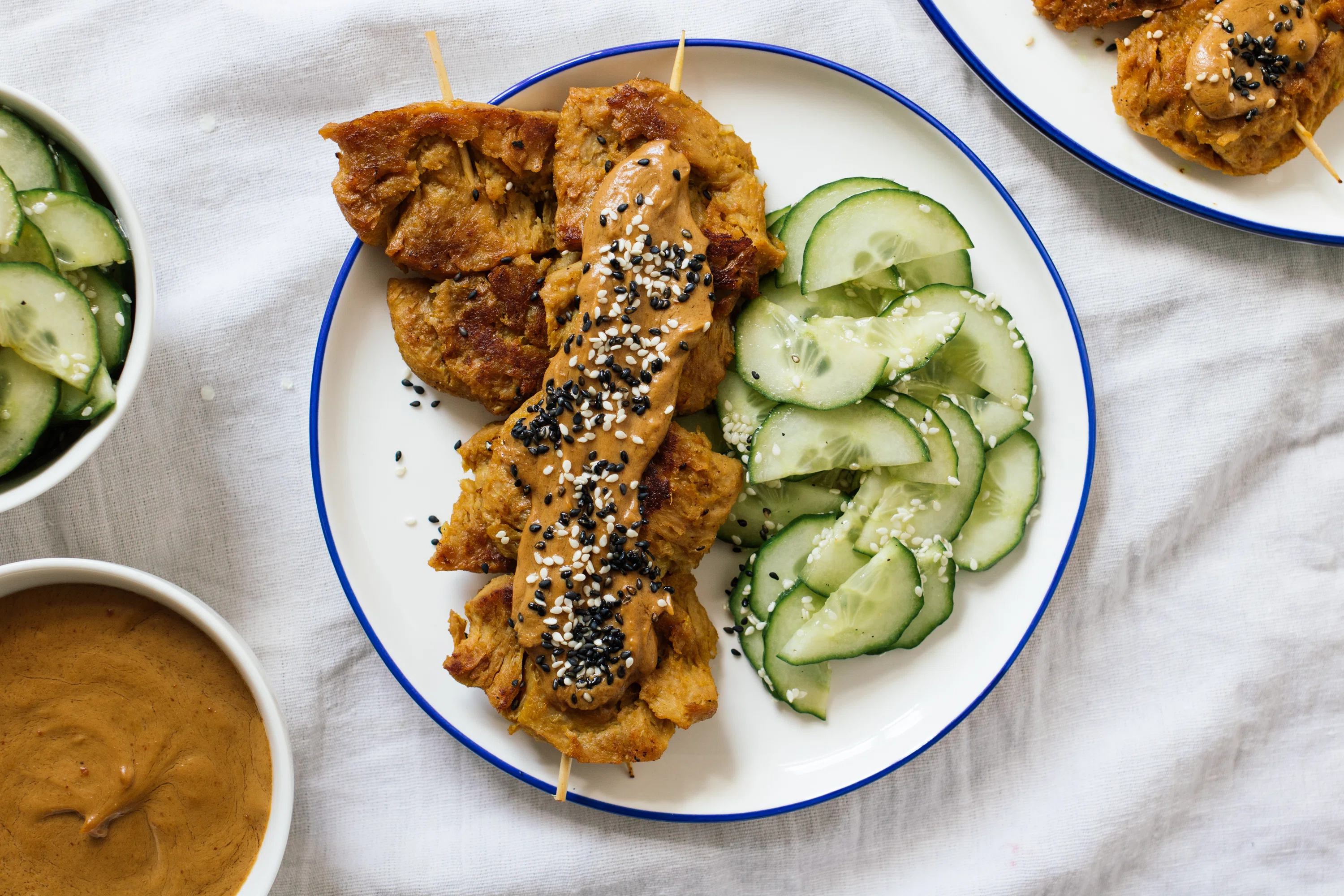 Vegane Satéspieße mit Erdnusssauce