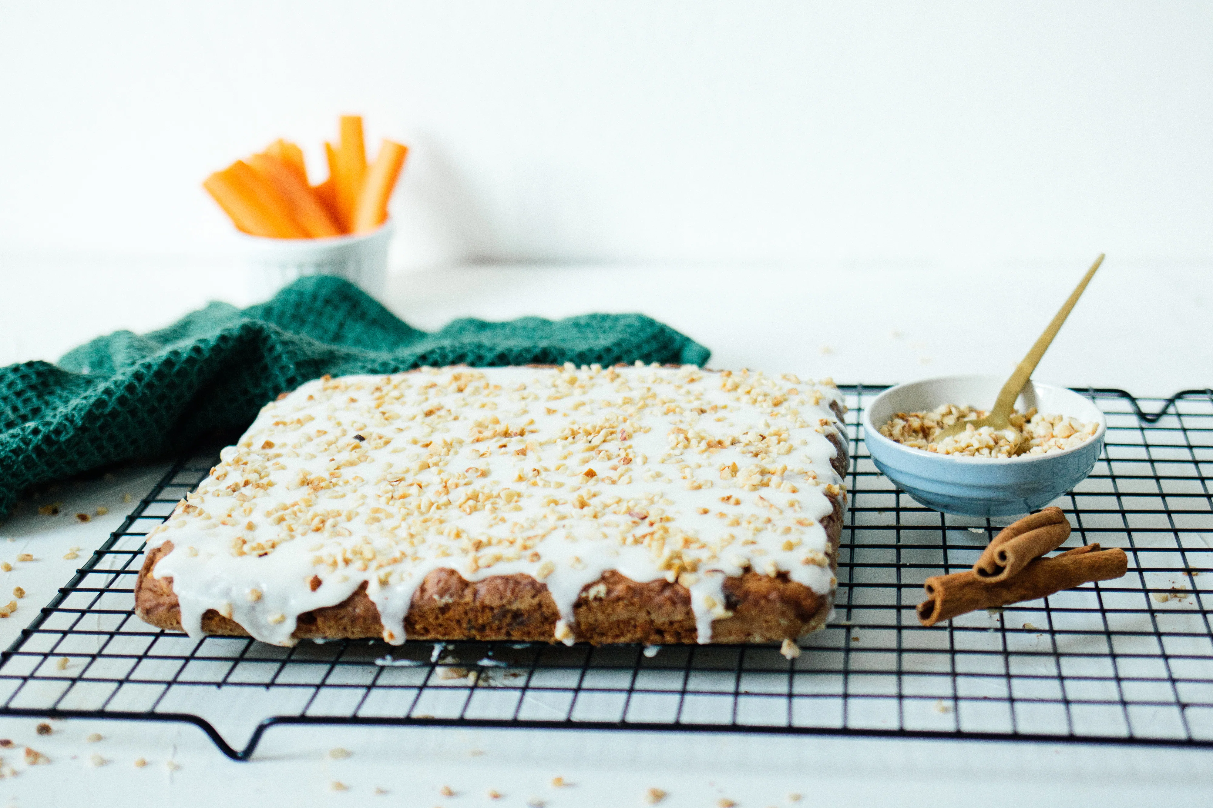 R245 Vegan carrot cake with yogurt frosting