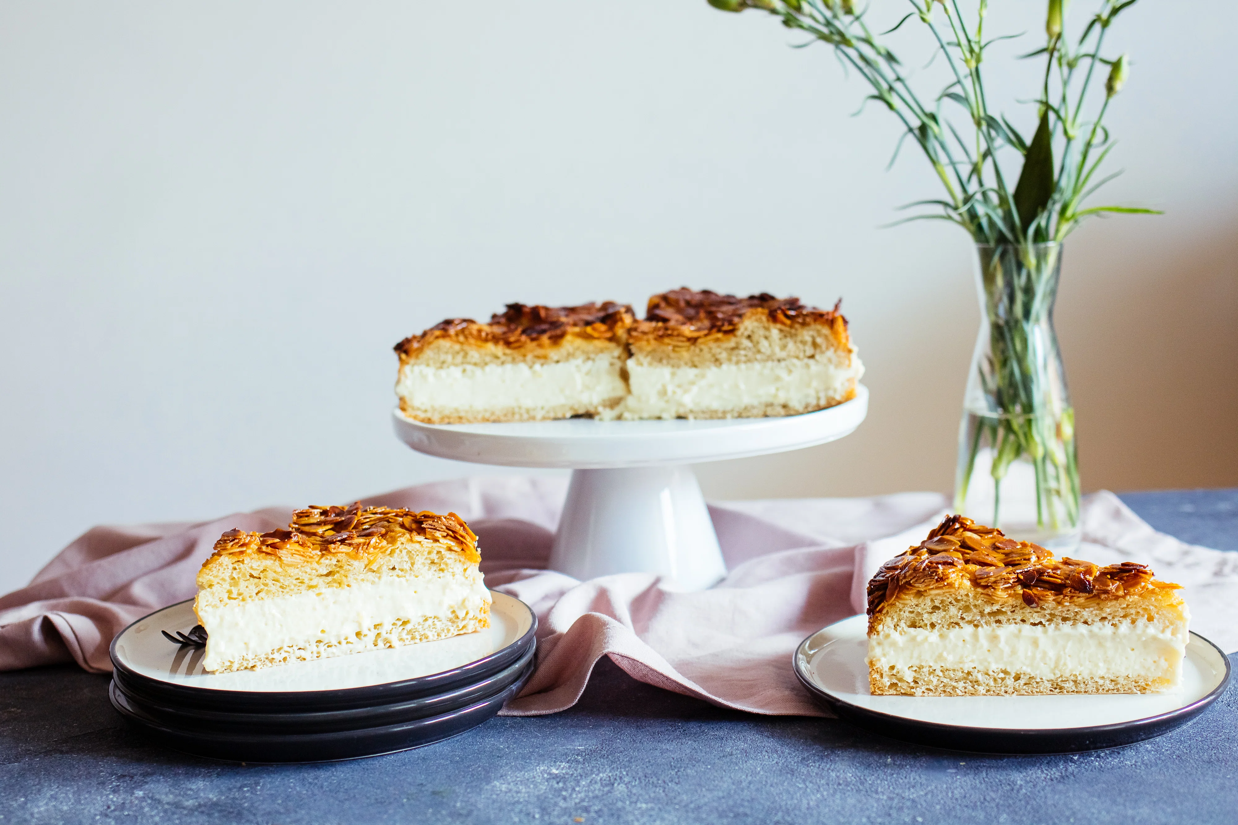 R476 Vegan Bienenstich (Bee Sting Cake)