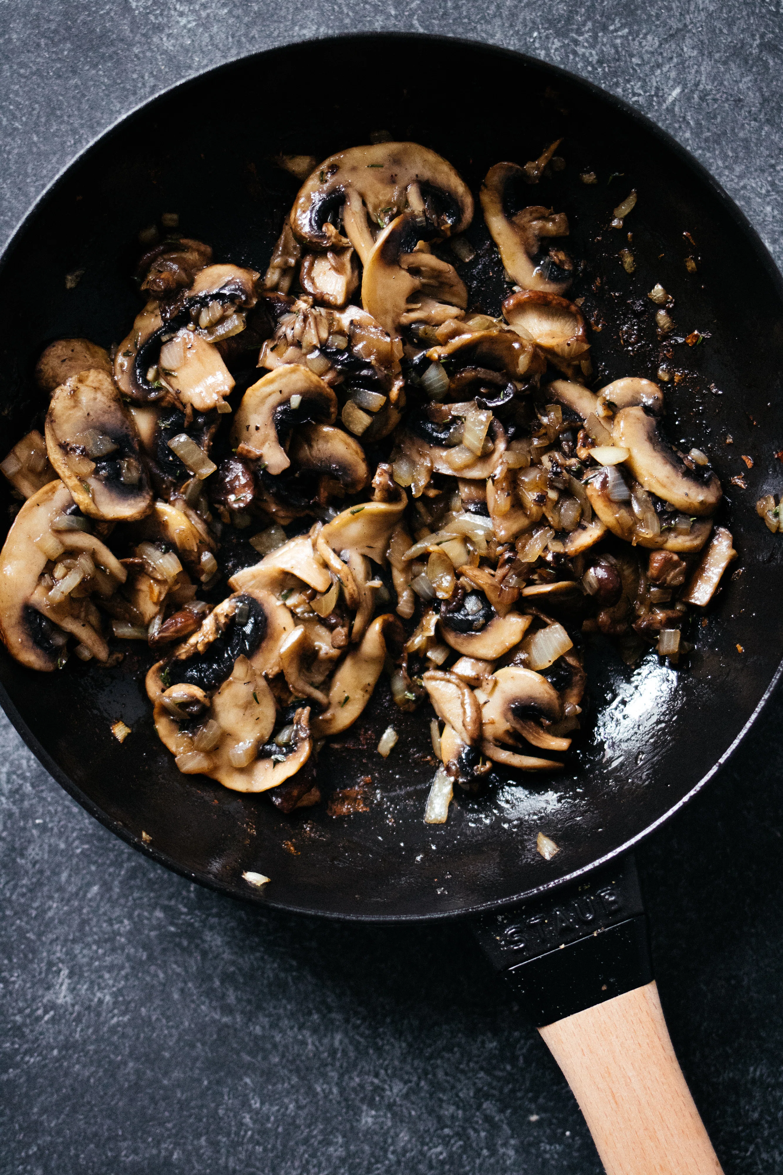 R362 Vegane Pasta mit Pistazienpesto & Pilzen