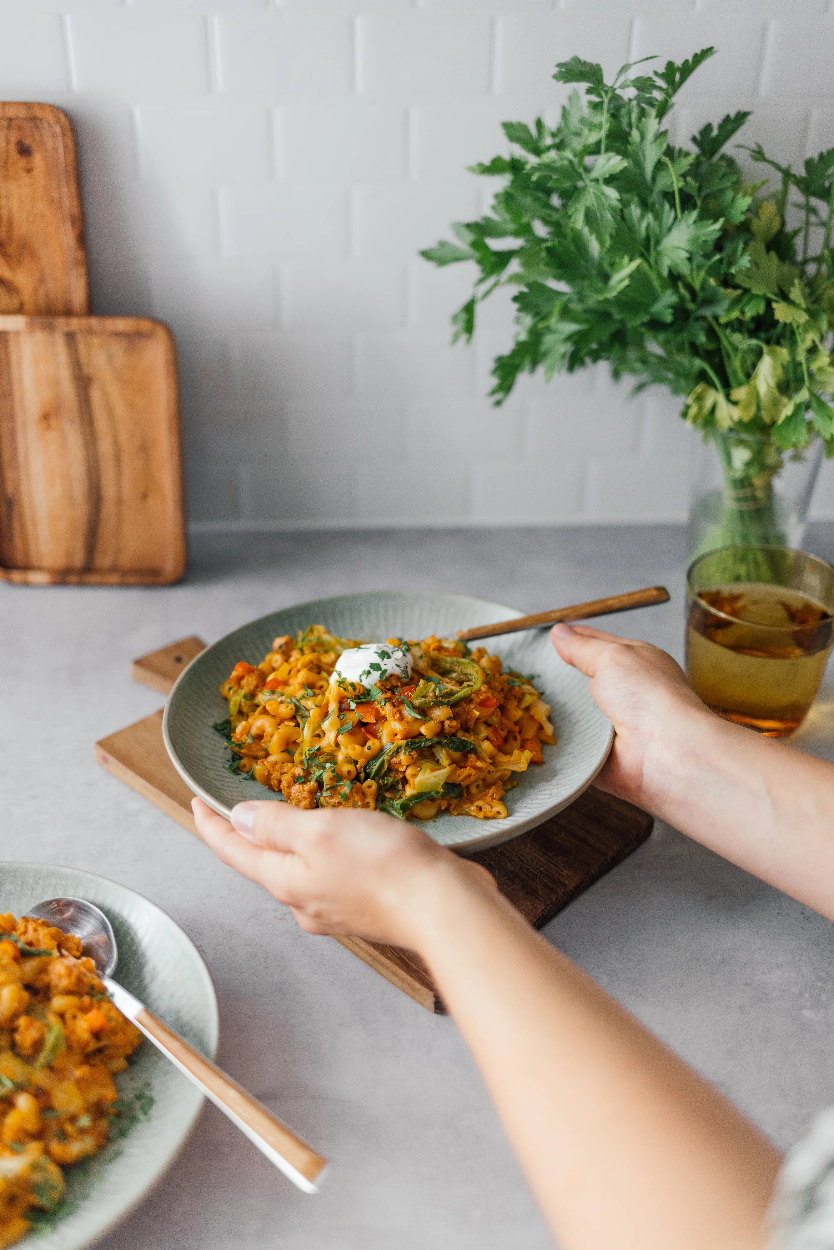R741 One-Pot Pasta with Savoy Cabbage and Plant-Based Mince