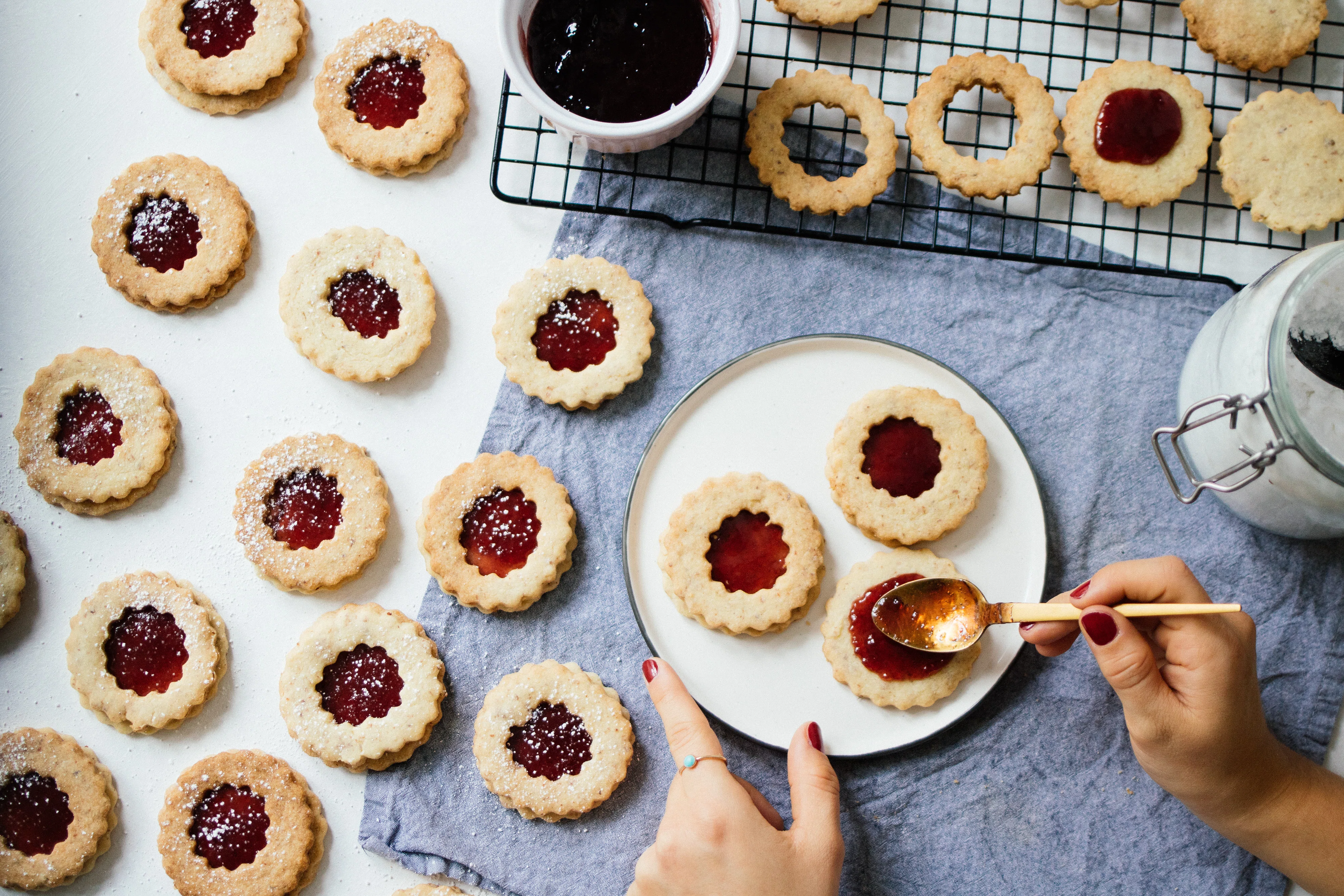 R331 Vegan Linzer Cookies
