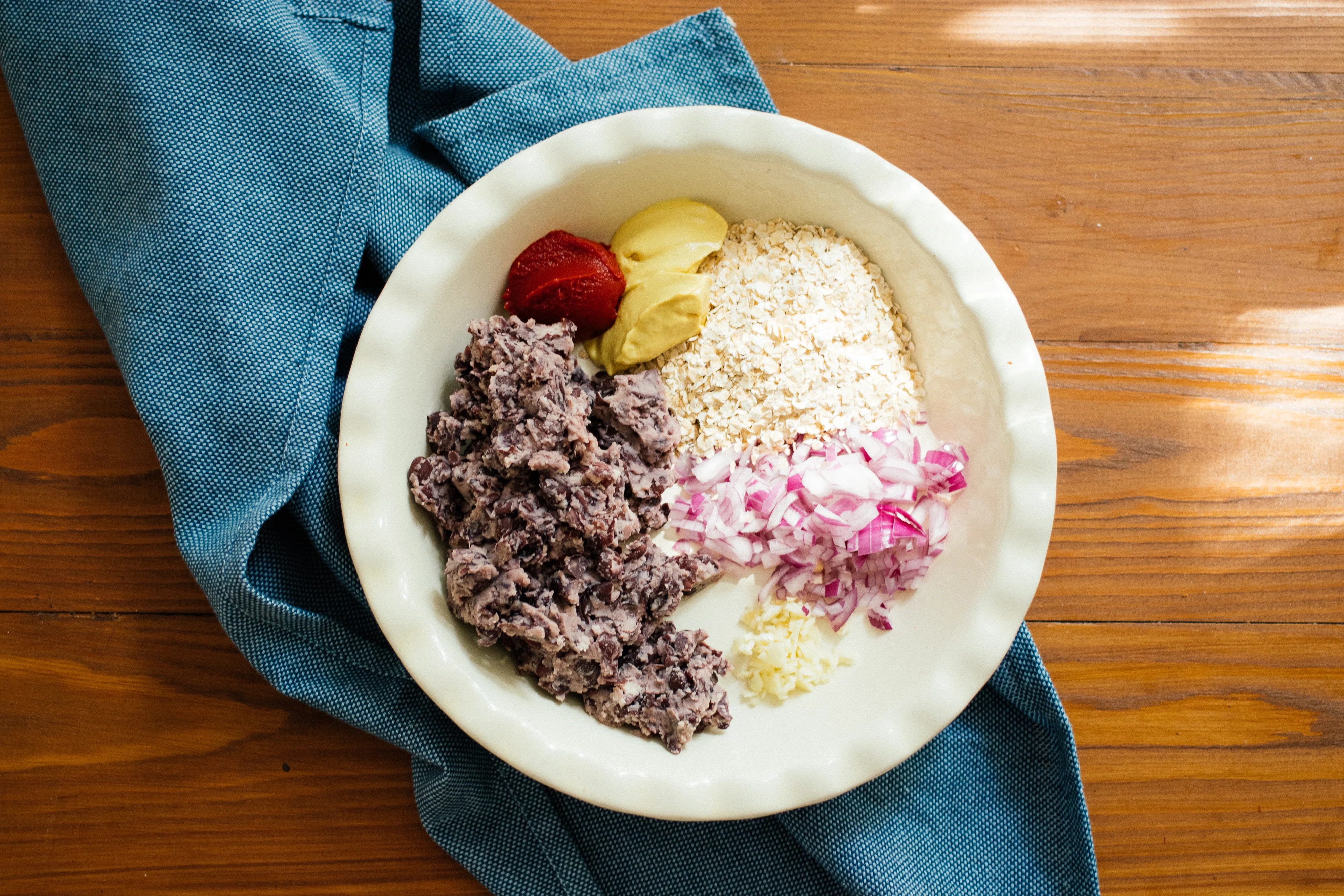 R420 Vegan Burger with black bean patty & lingonberries
