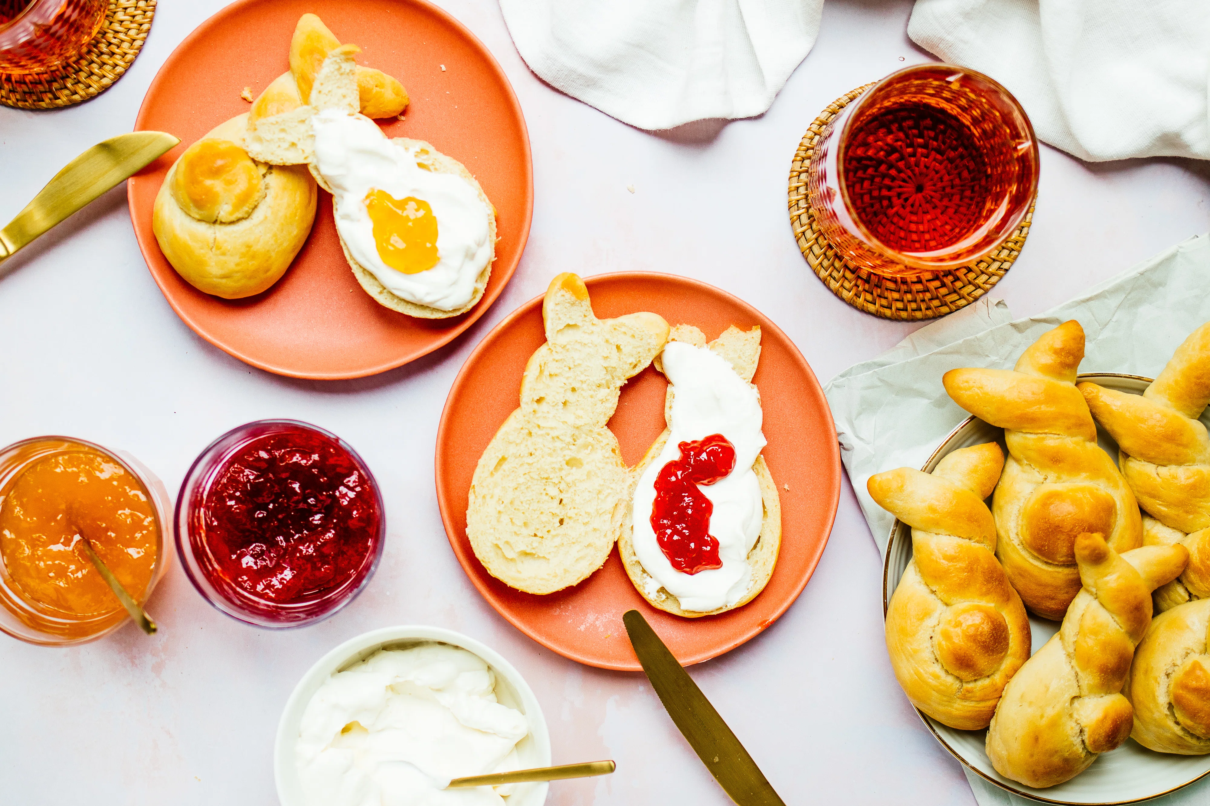 Vegane Osterbrötchen in Hasenform