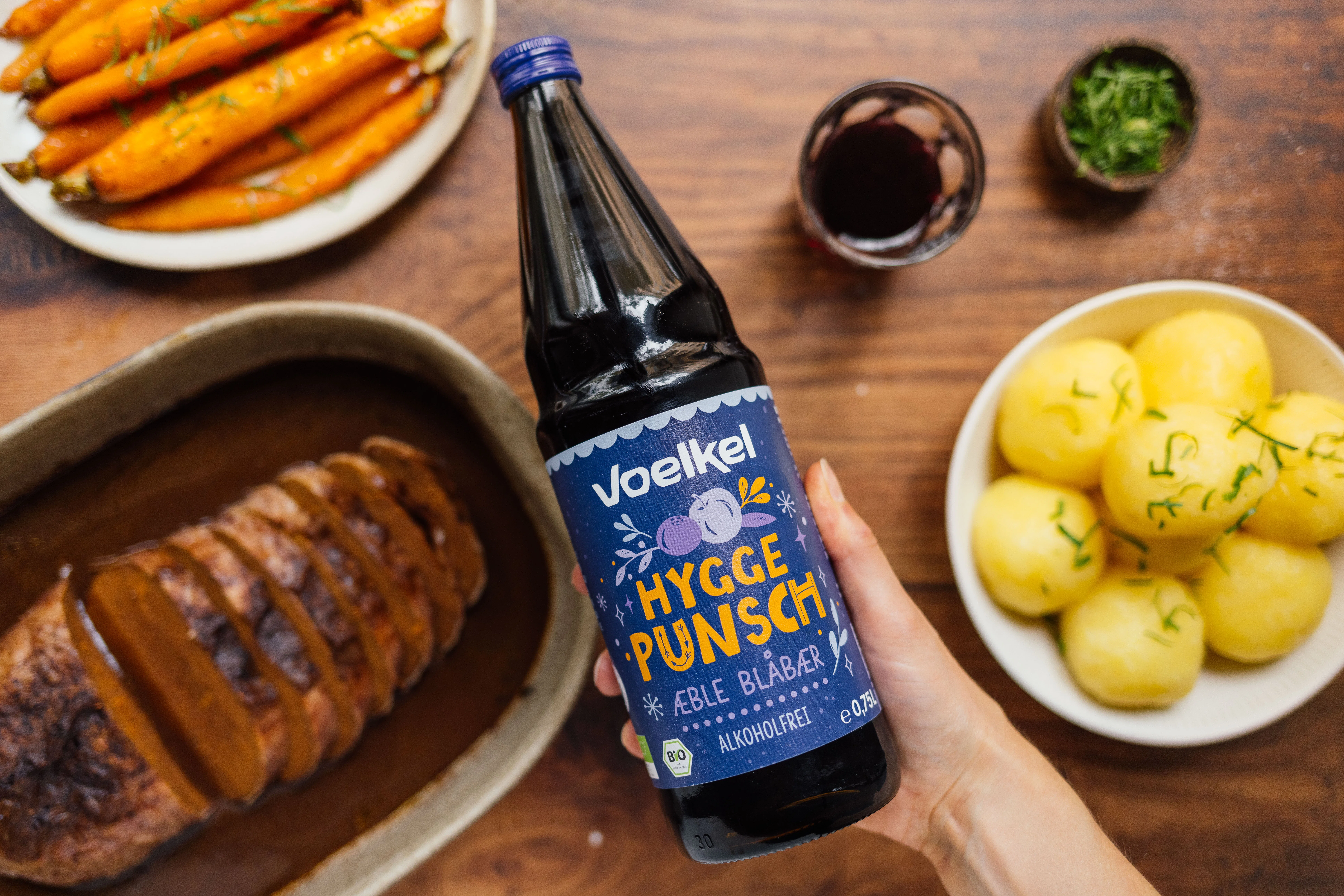 R829 Seitan Roast with vegan Gravy and Christmas Side Dishes