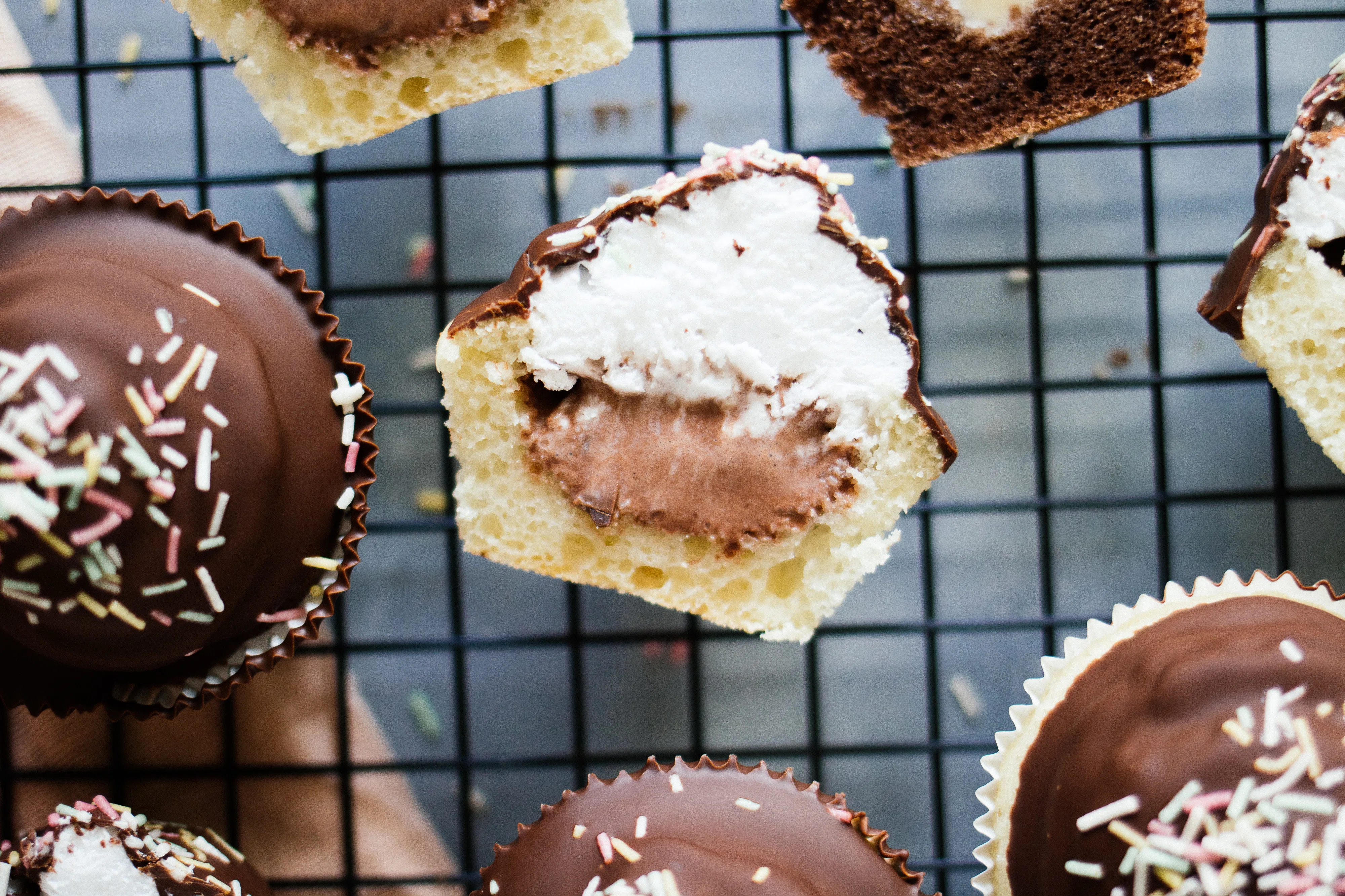Vegane Cupcakes gefüllt mit Eis