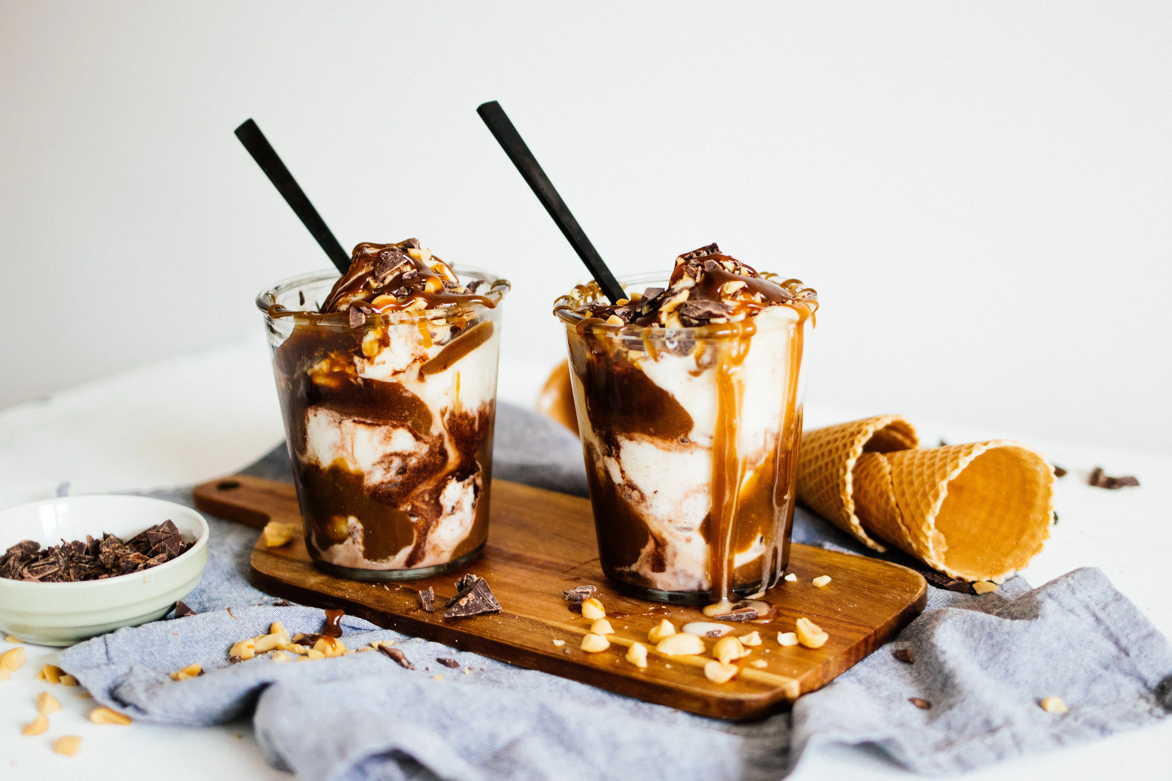 Veganer Salted Caramel Eisbecher